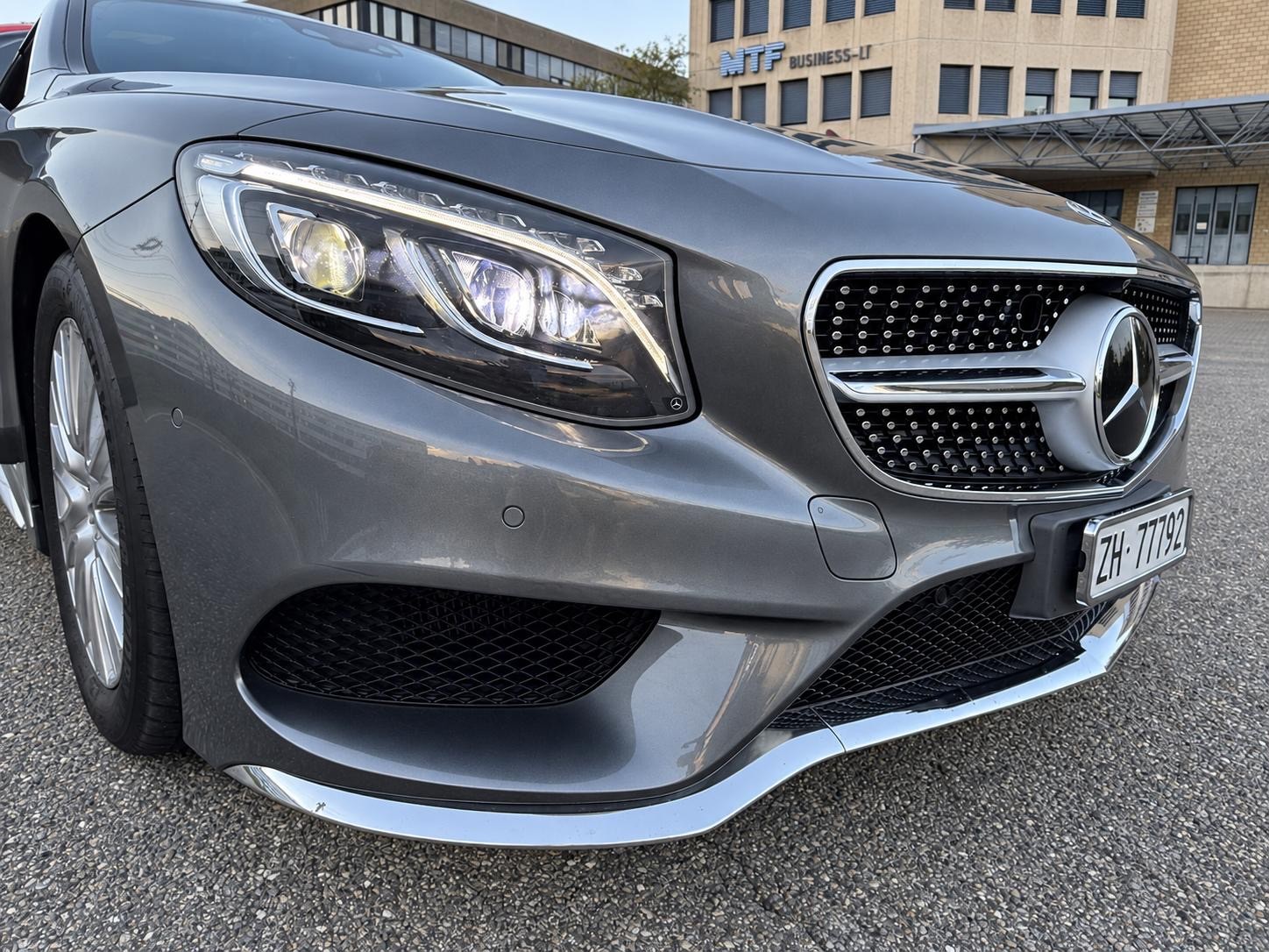 MERCEDES-BENZ Coupé 4MATIC-image-4