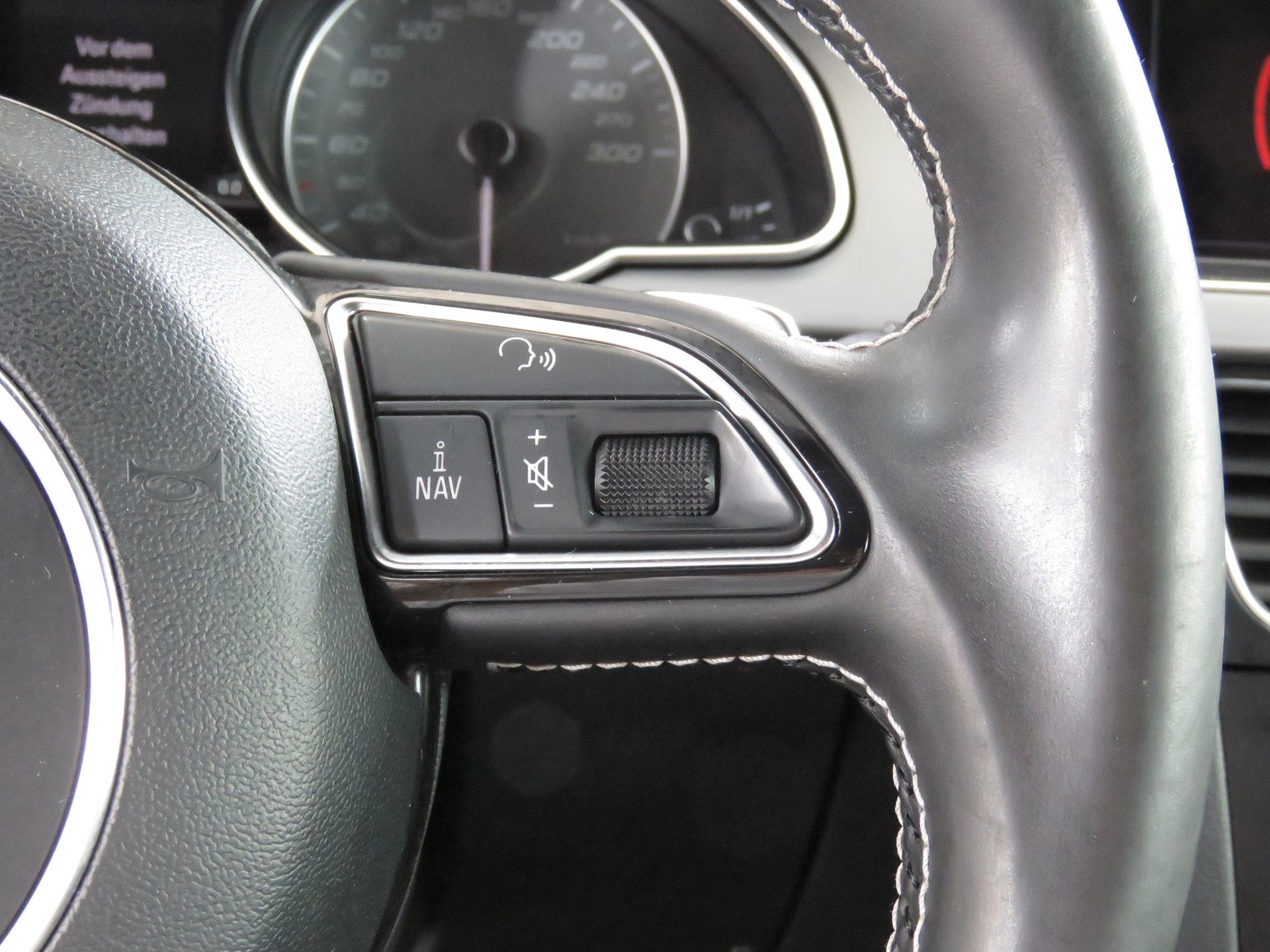 AUDI S5 Cabrio 3.0 TFSI Quattro S-tronic (Automat)-image-22
