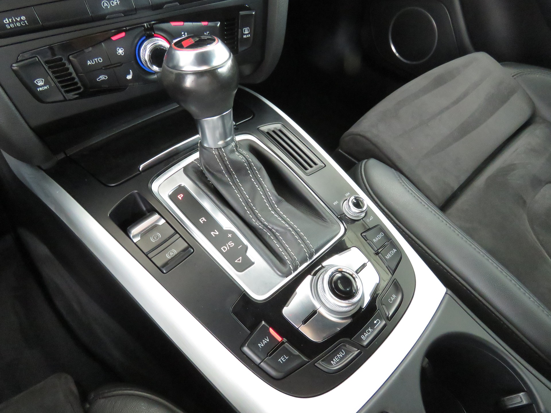 AUDI S5 Cabrio 3.0 TFSI Quattro S-tronic (Automat)-image-18