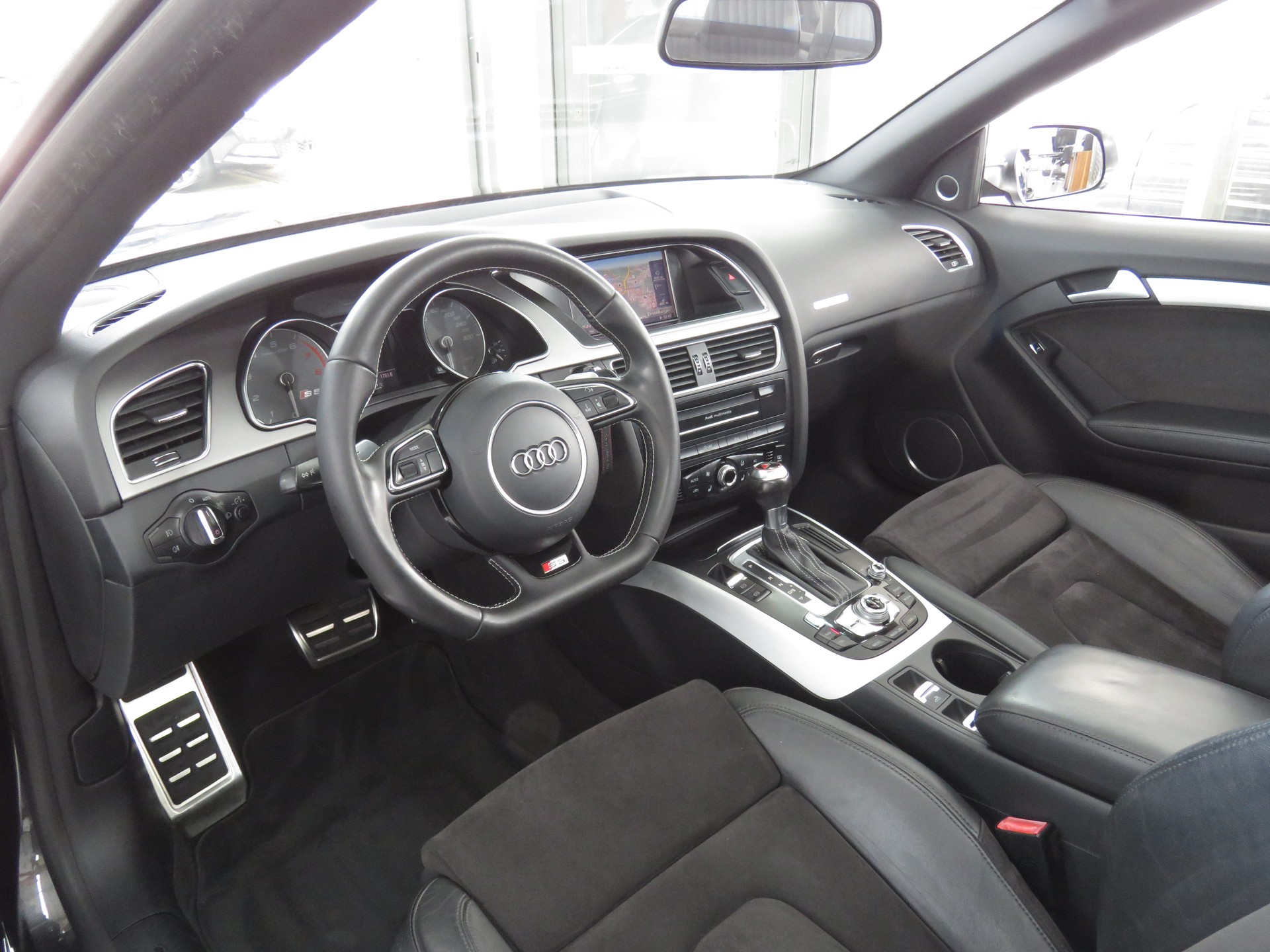 AUDI S5 Cabrio 3.0 TFSI Quattro S-tronic (Automat)-image-6