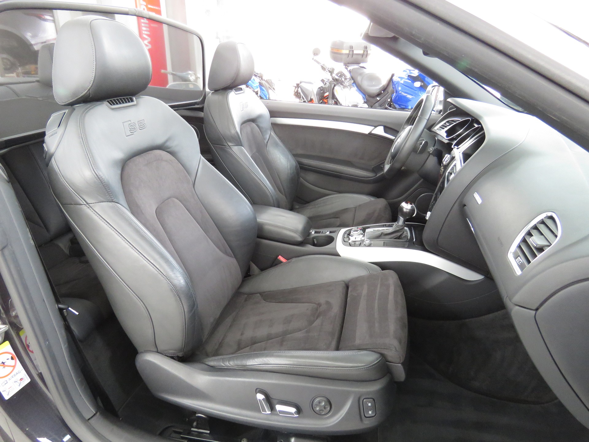 AUDI S5 Cabrio 3.0 TFSI Quattro S-tronic (Automat)-image-15