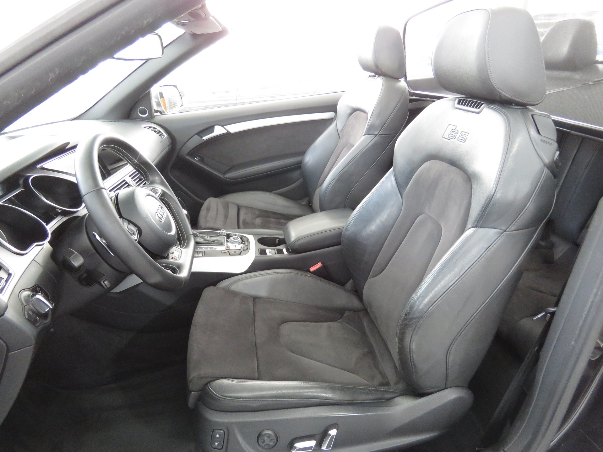 AUDI S5 Cabrio 3.0 TFSI Quattro S-tronic (Automat)-image-7
