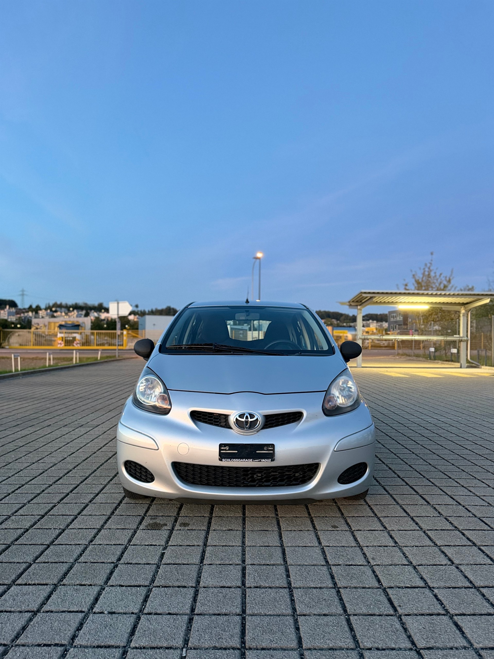 TOYOTA Aygo 1.0 Linea Terra-image-2