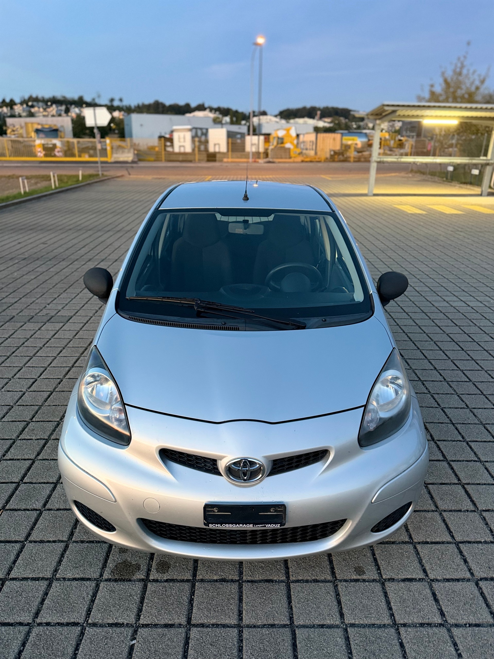 TOYOTA Aygo 1.0 Linea Terra-image-3