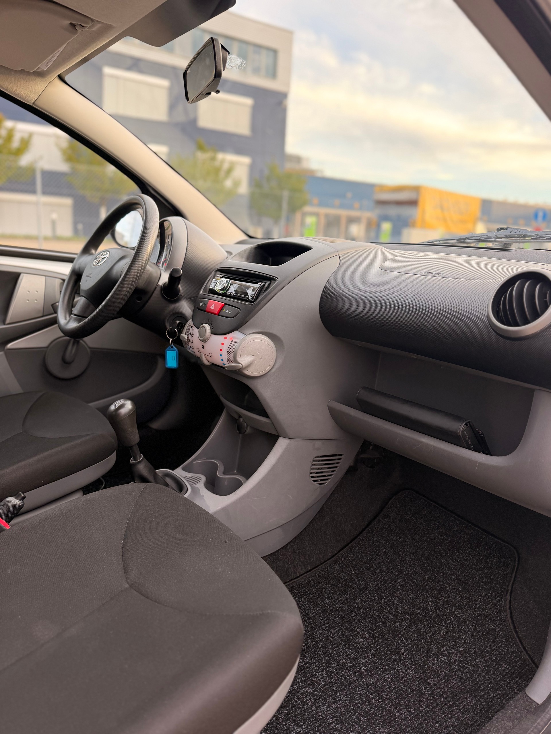 TOYOTA Aygo 1.0 Linea Terra-image-23