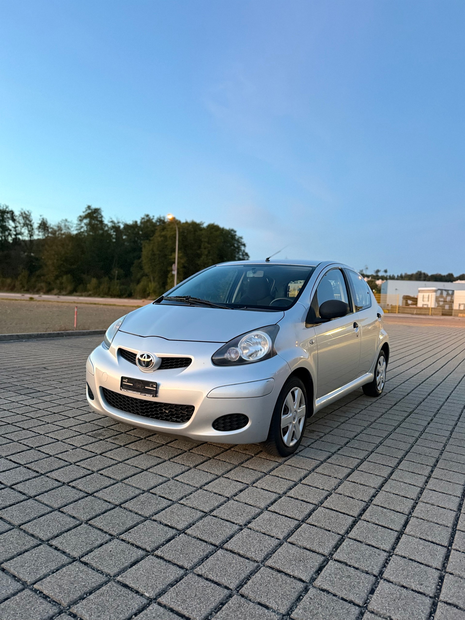 TOYOTA Aygo 1.0 Linea Terra-image-0