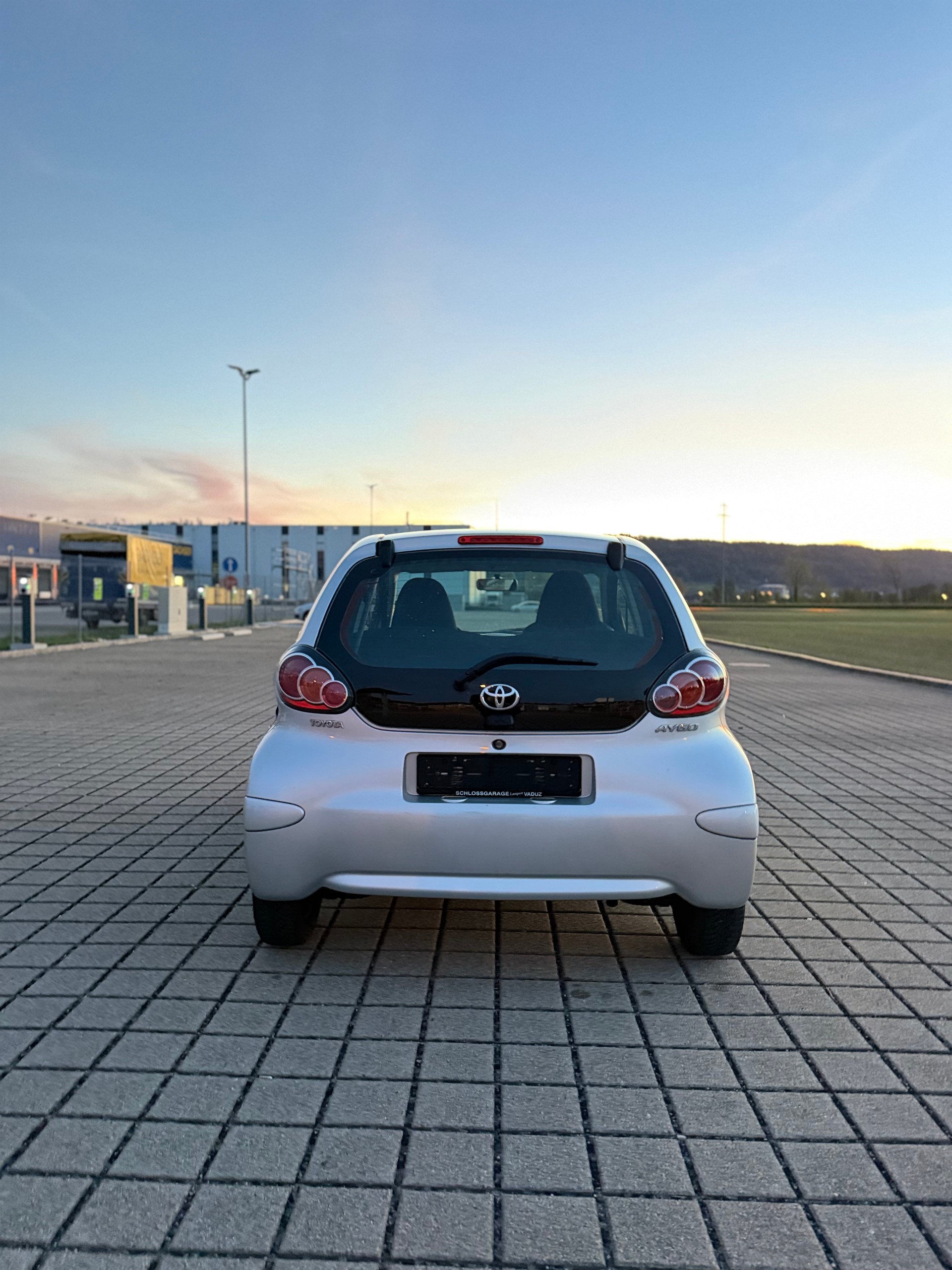 TOYOTA Aygo 1.0 Linea Terra-image-9