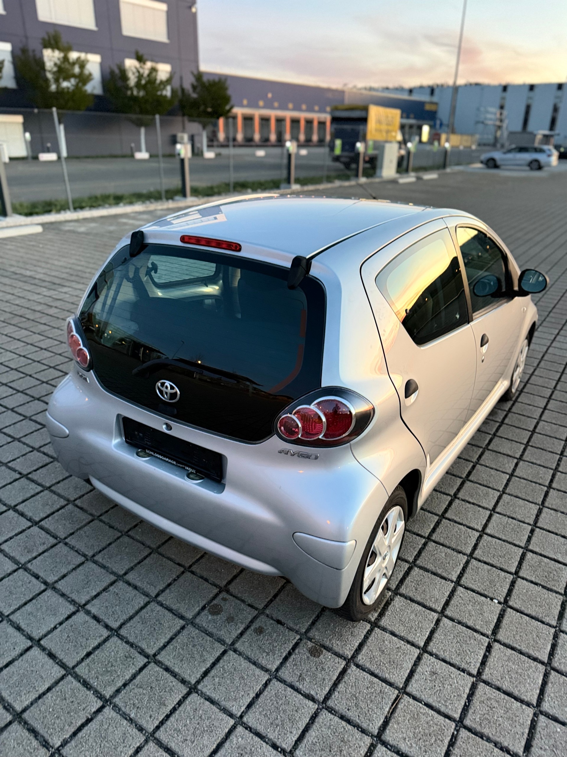 TOYOTA Aygo 1.0 Linea Terra-image-8