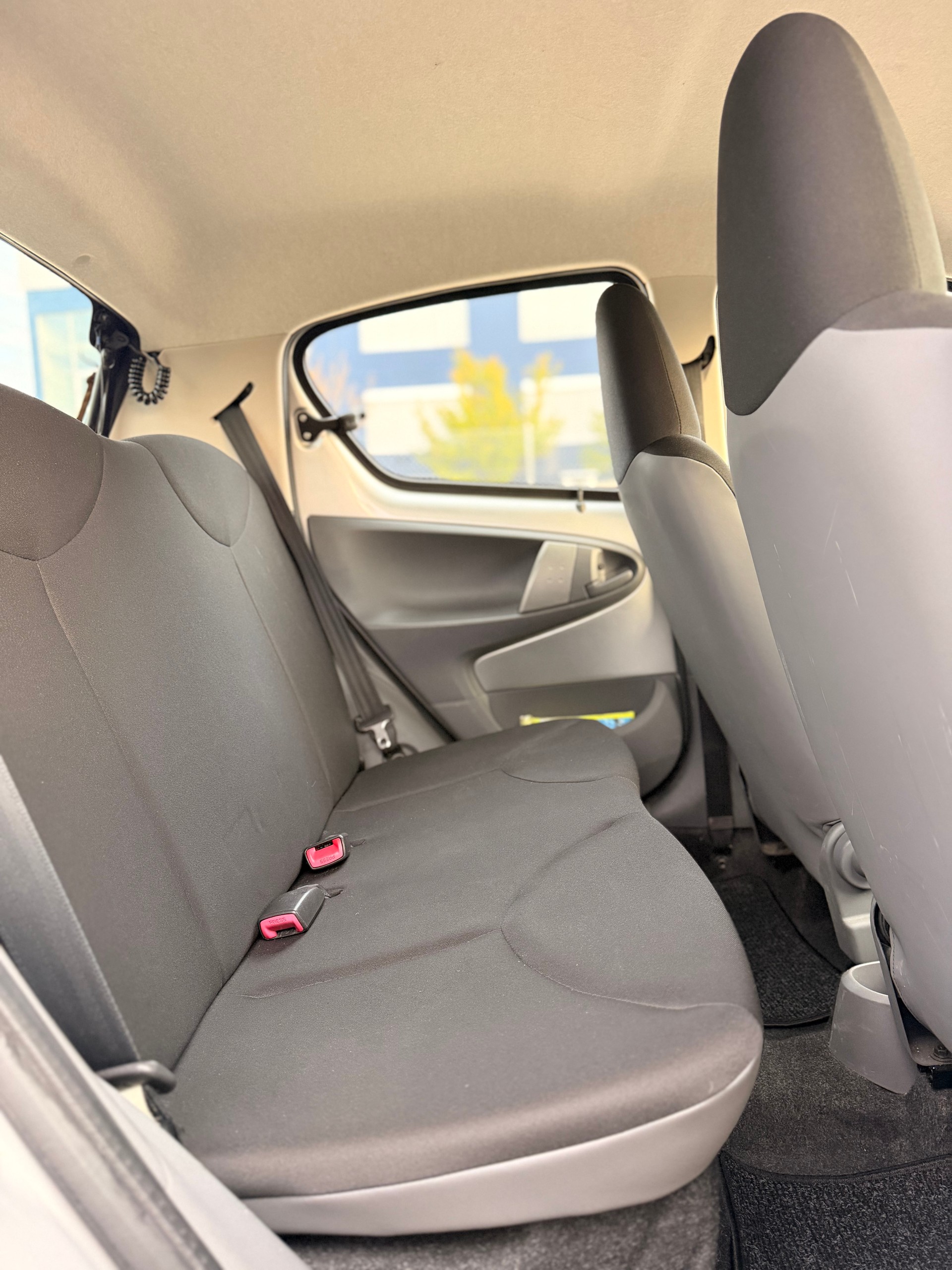 TOYOTA Aygo 1.0 Linea Terra-image-26