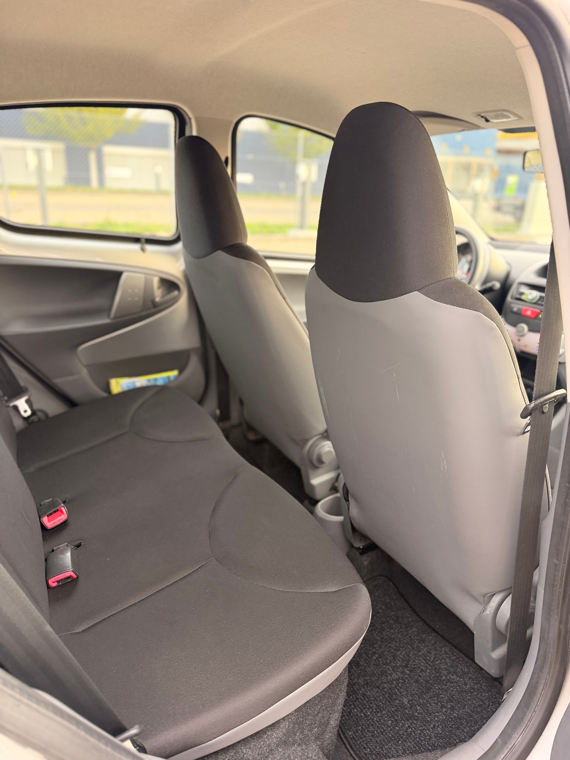 TOYOTA Aygo 1.0 Linea Terra-image-25