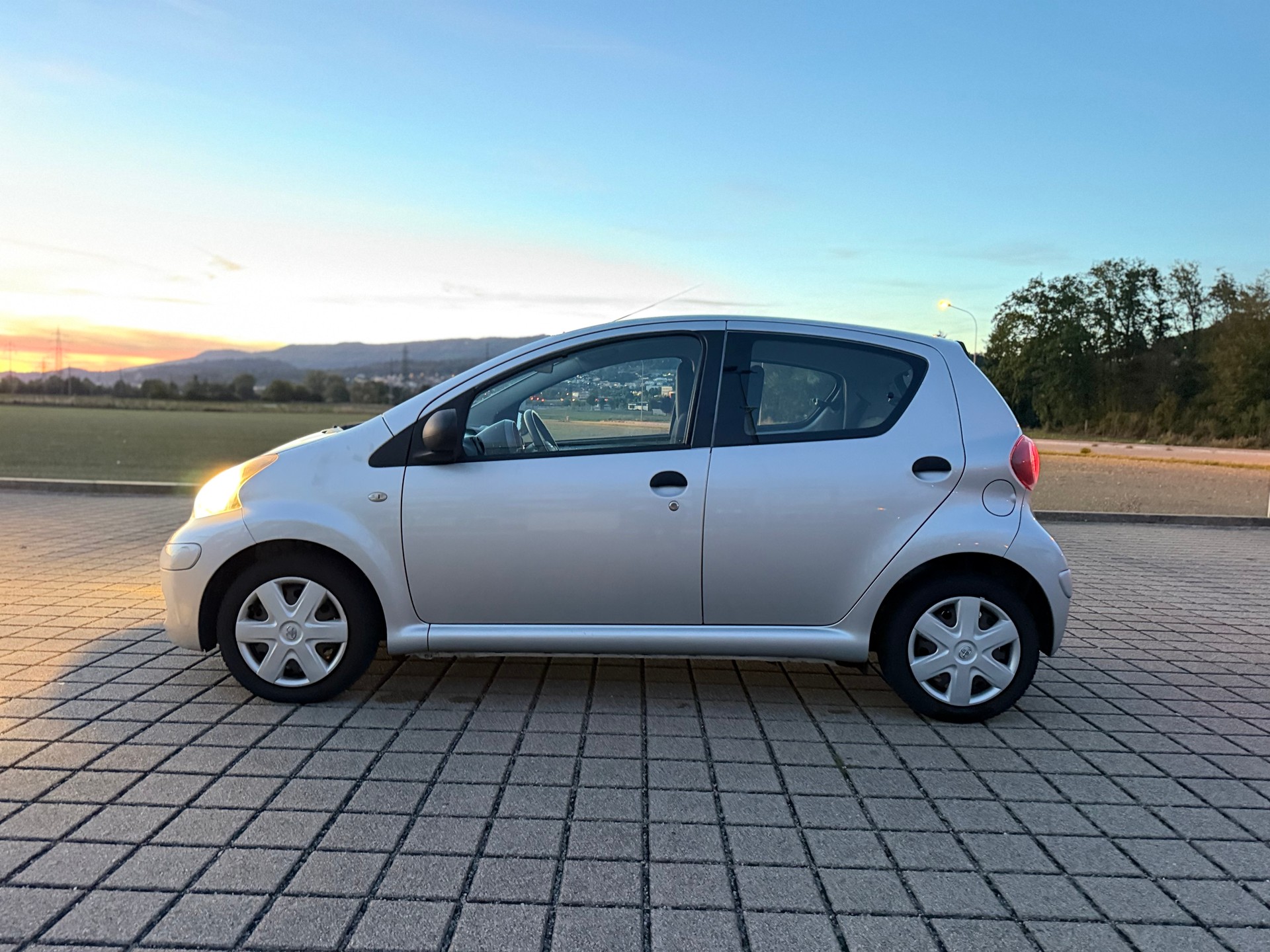 TOYOTA Aygo 1.0 Linea Terra-image-14