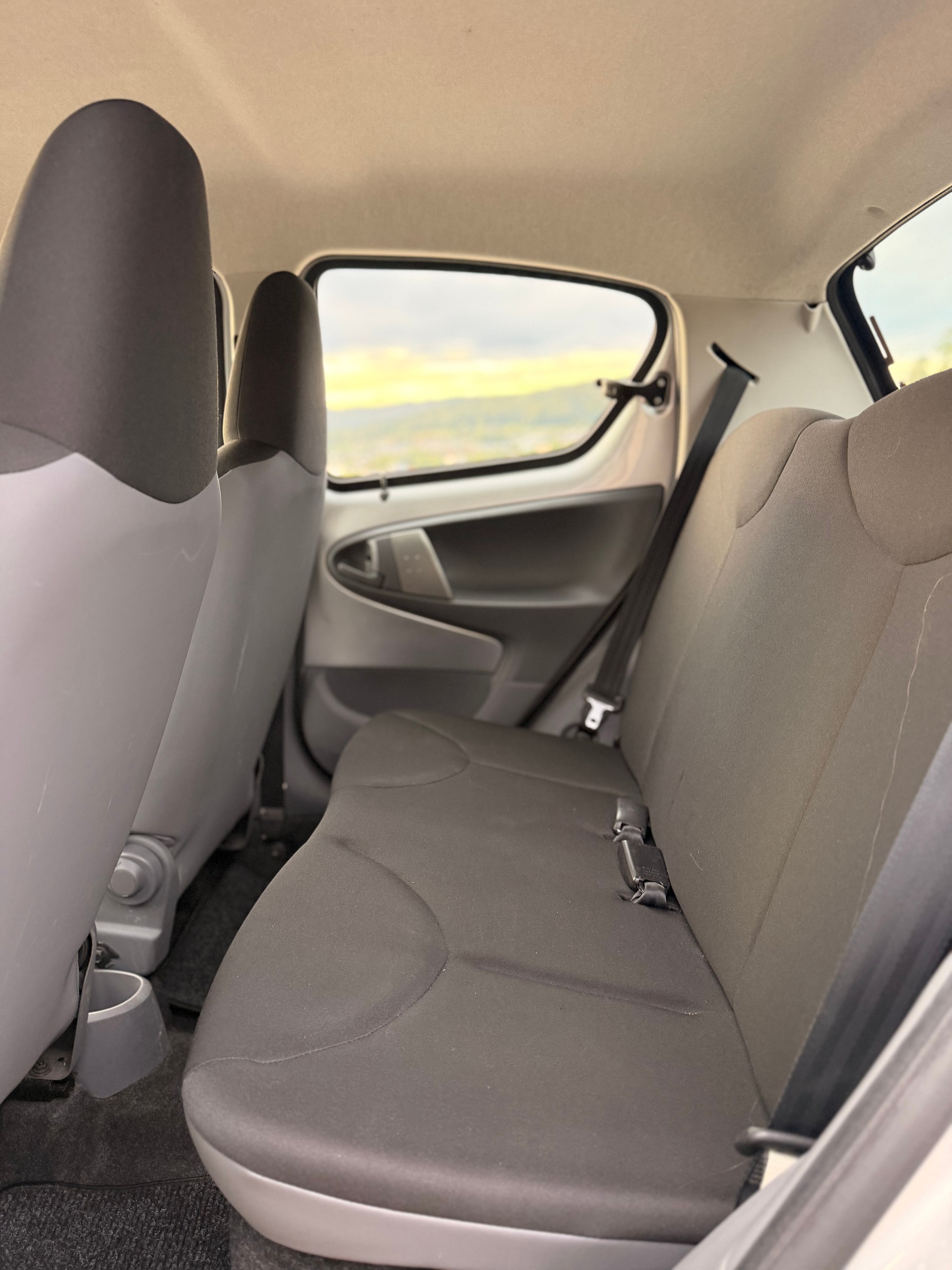 TOYOTA Aygo 1.0 Linea Terra-image-27