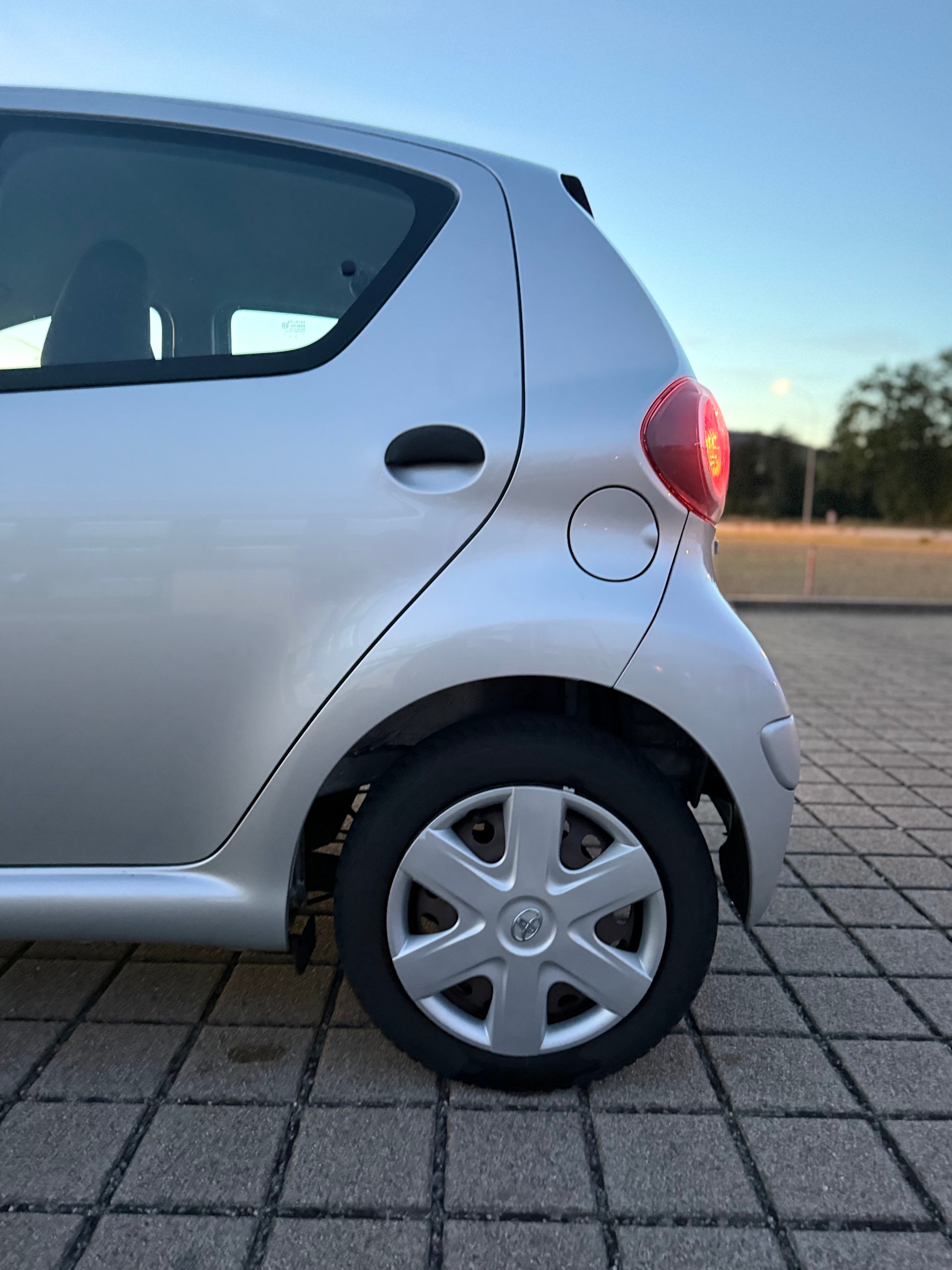 TOYOTA Aygo 1.0 Linea Terra-image-13