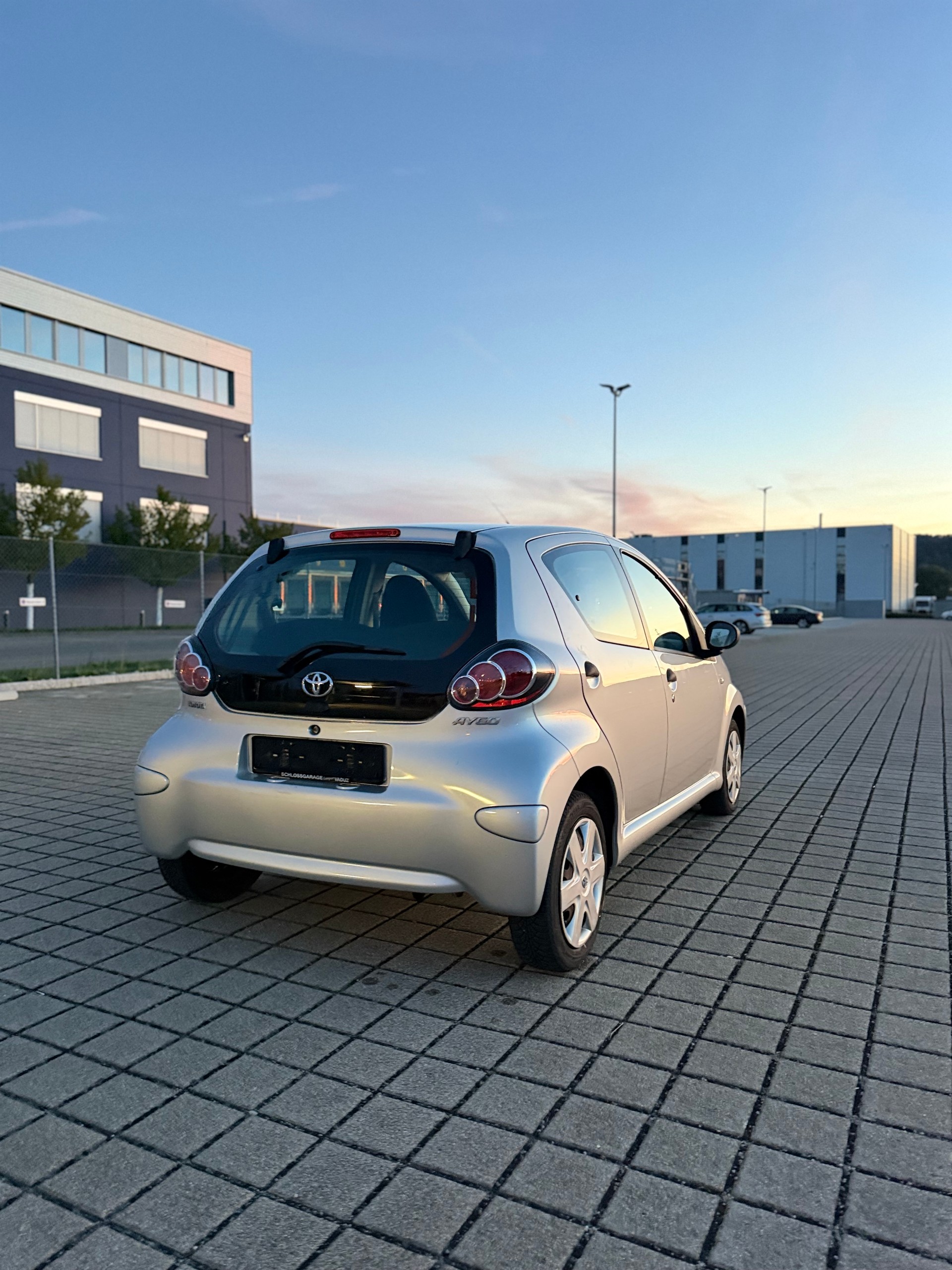 TOYOTA Aygo 1.0 Linea Terra-image-7