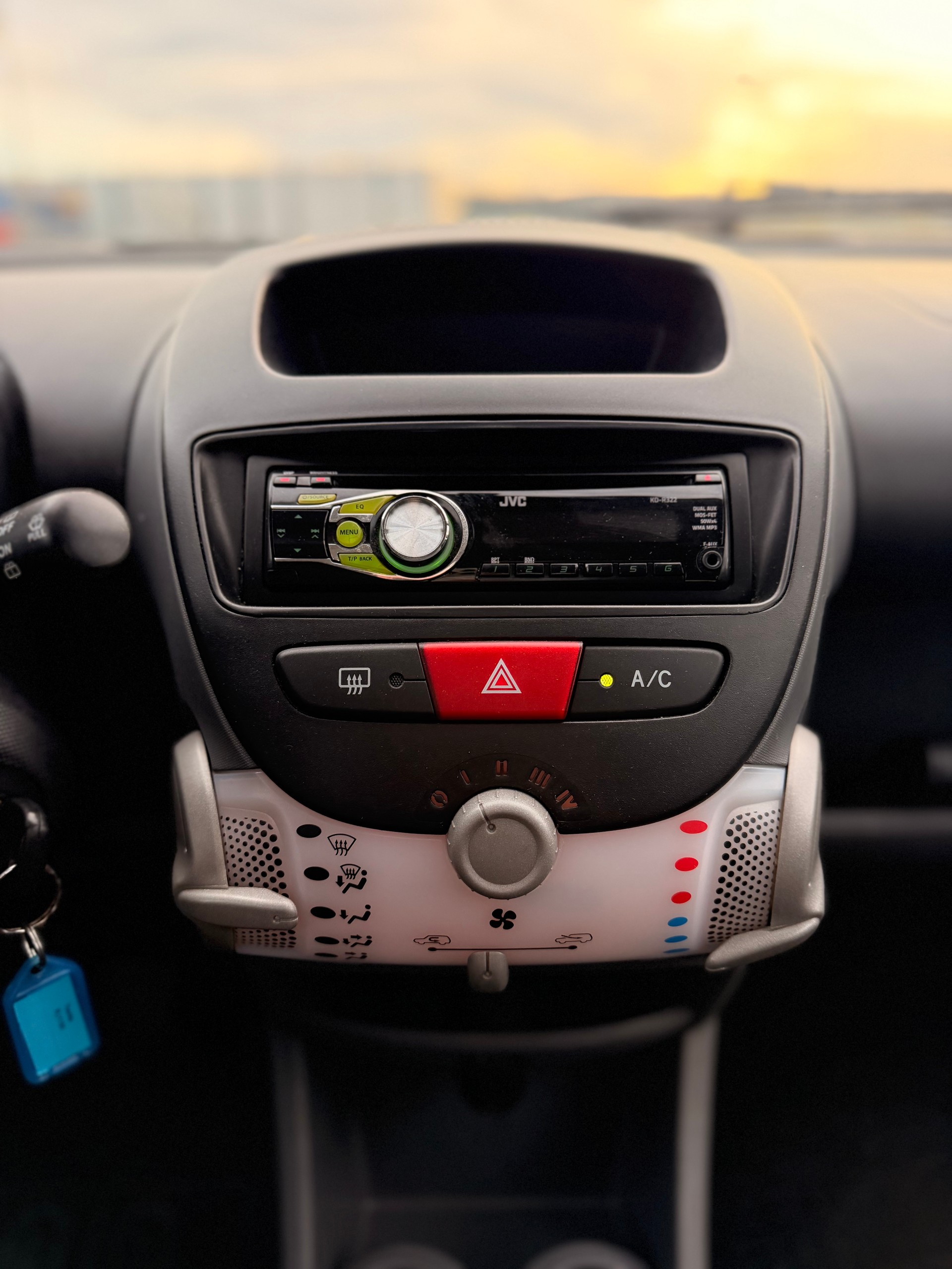 TOYOTA Aygo 1.0 Linea Terra-image-21