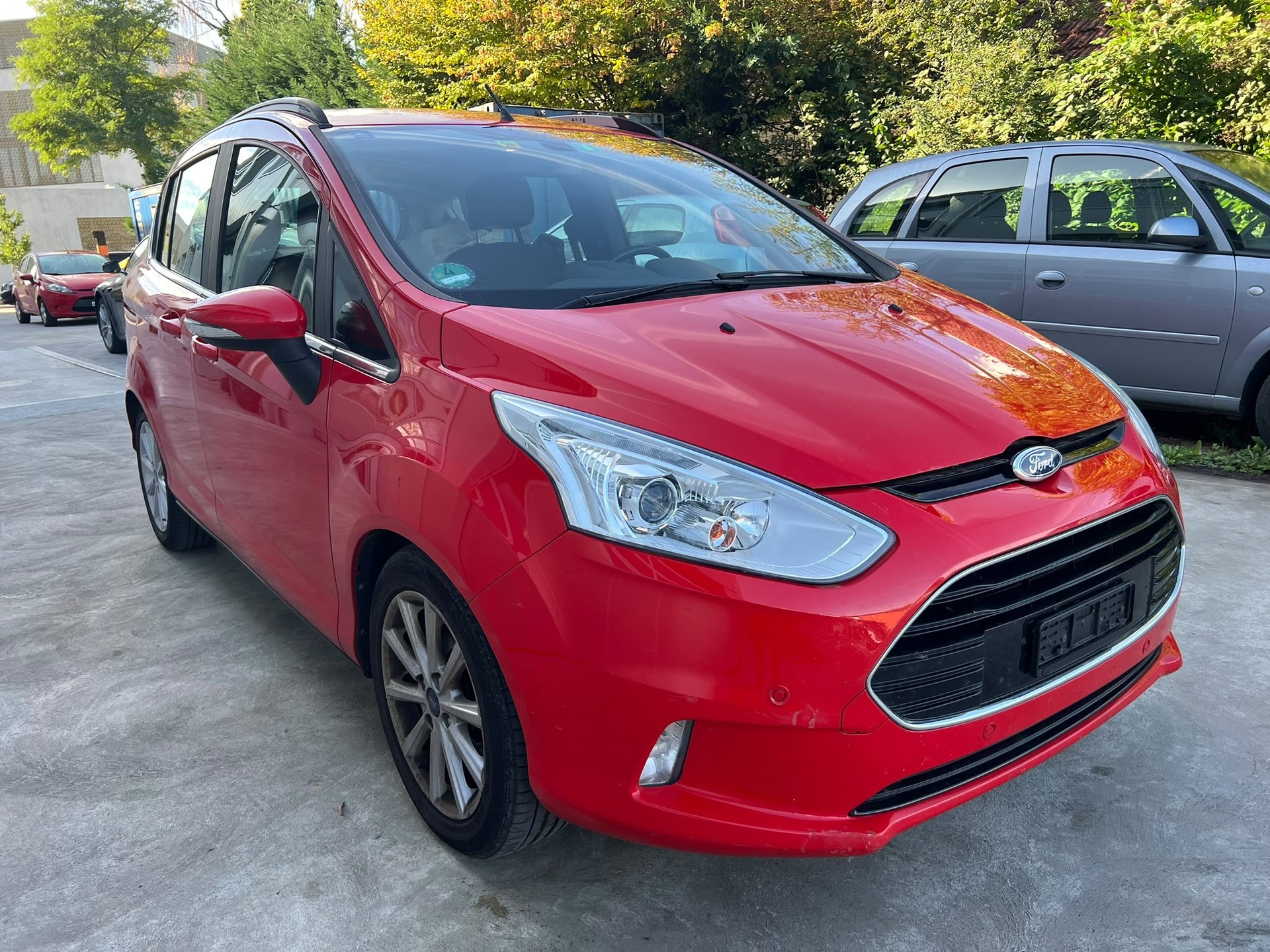 FORD B-Max 1.0 SCTi Titanium-image-2