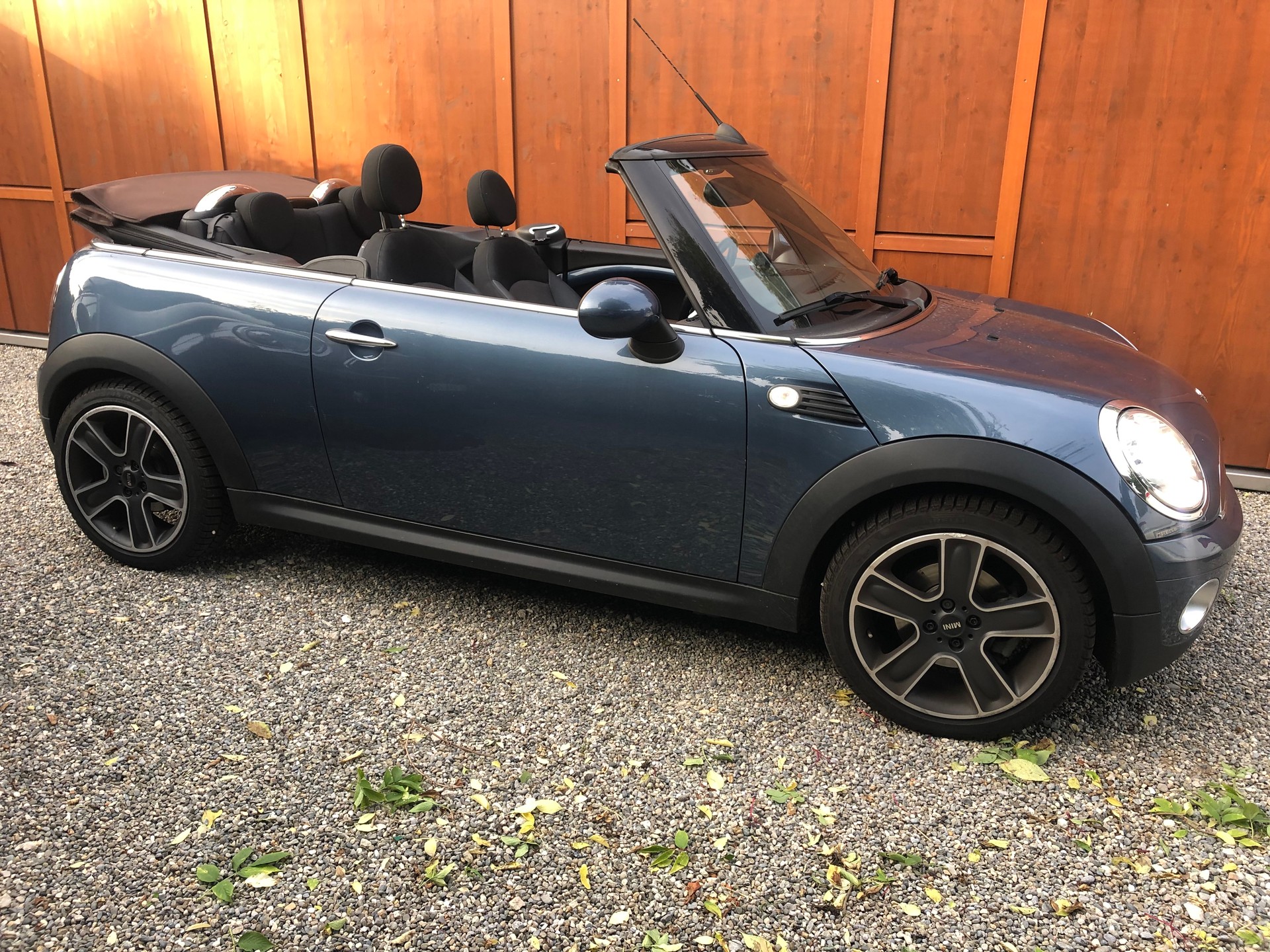 MINI CABRIO-image-0