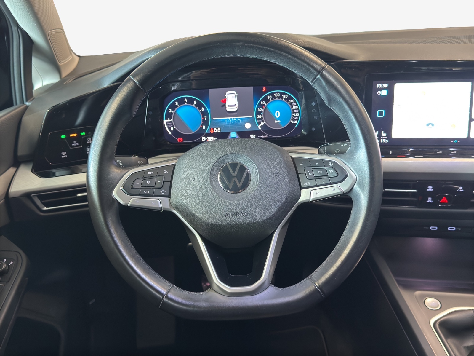 VW Golf 1.0 TSI Life-image-9