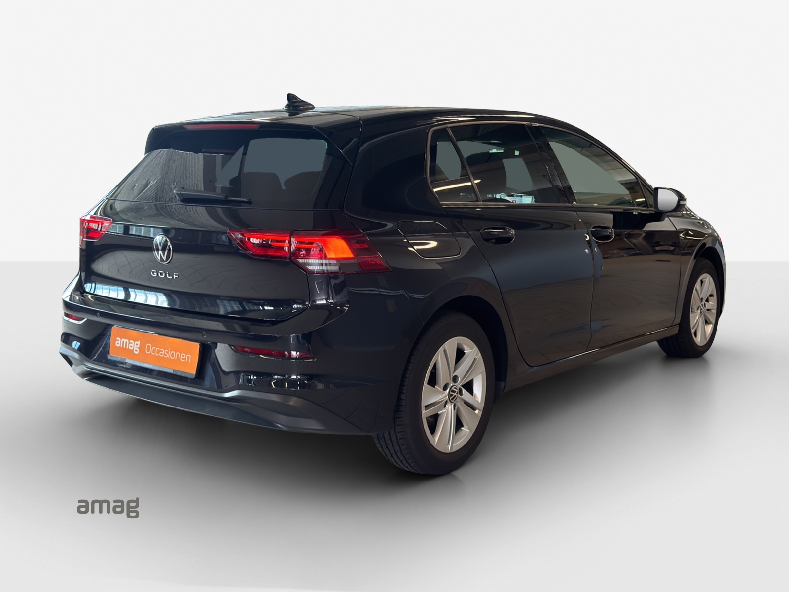 VW Golf 1.0 TSI Life-image-4