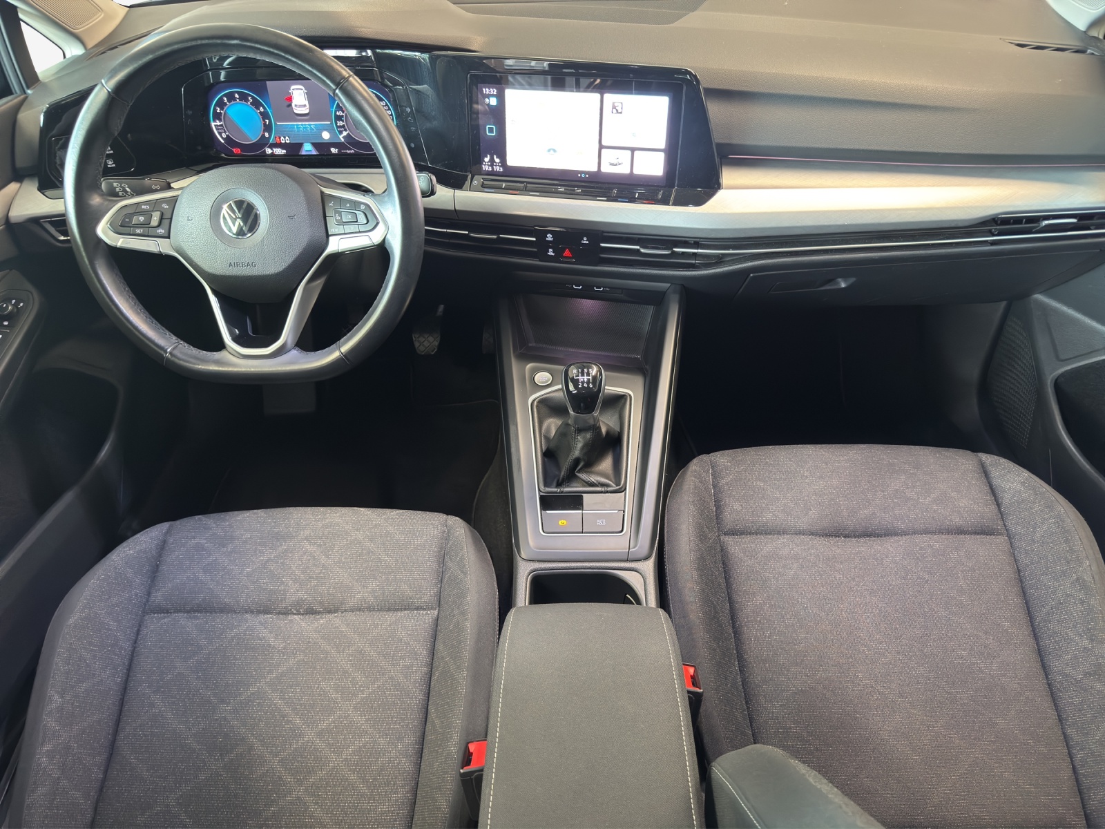 VW Golf 1.0 TSI Life-image-8
