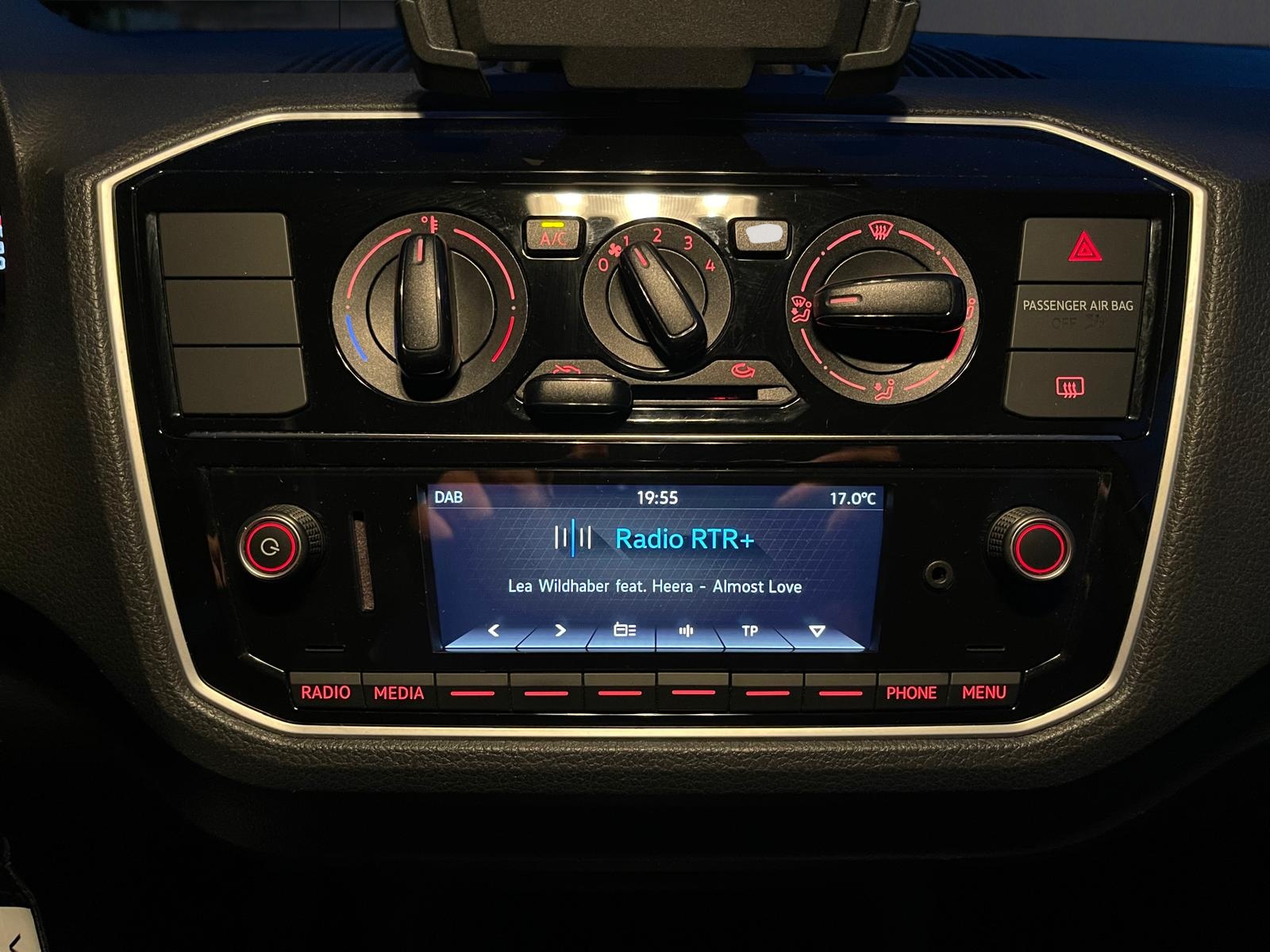 VW Up 1.0 take up-image-15