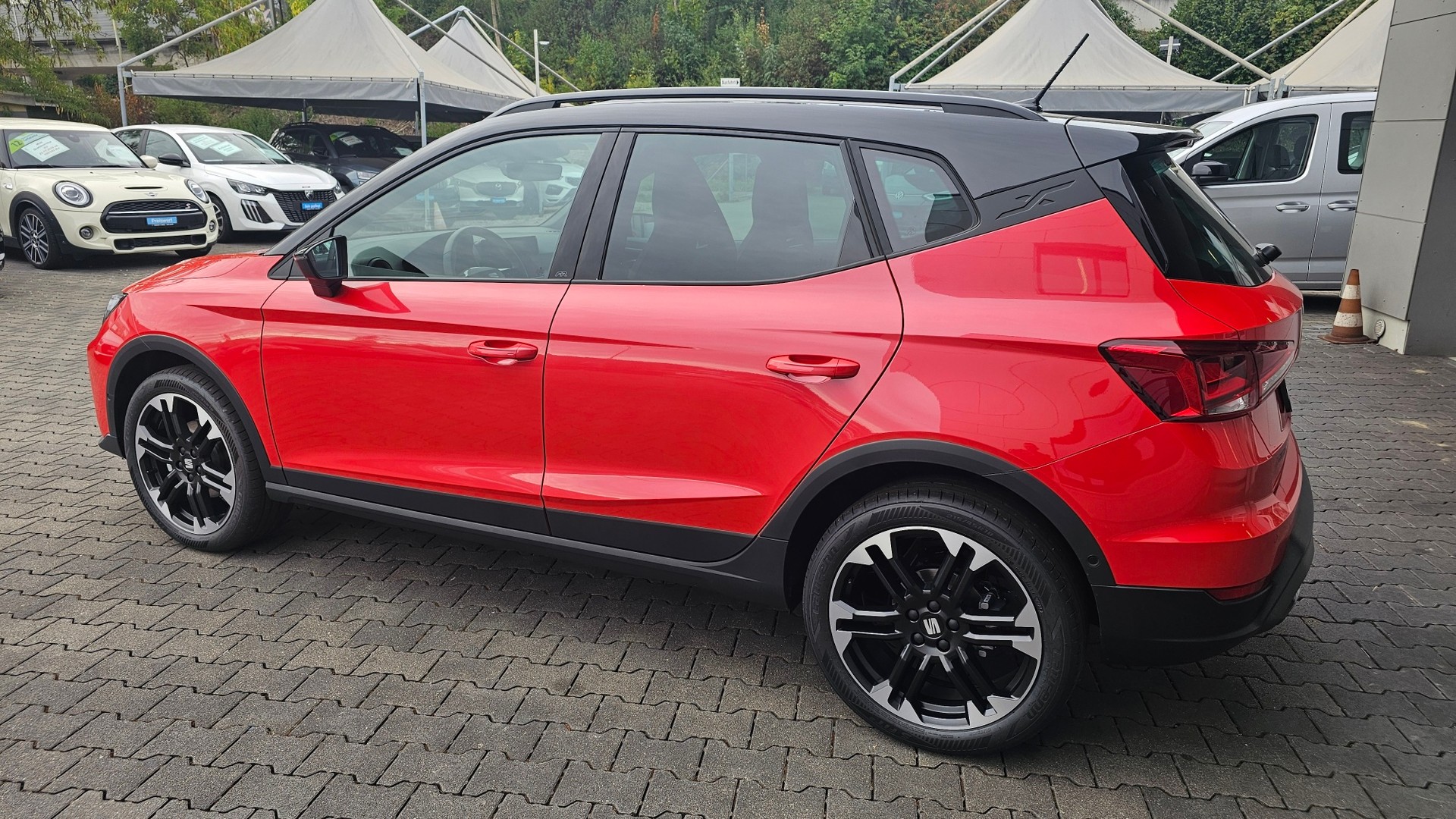 SEAT Arona 1.5 Eco TSI FR DSG-image-12