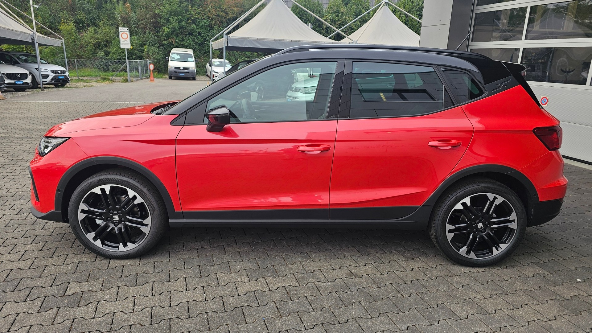 SEAT Arona 1.5 Eco TSI FR DSG-image-14