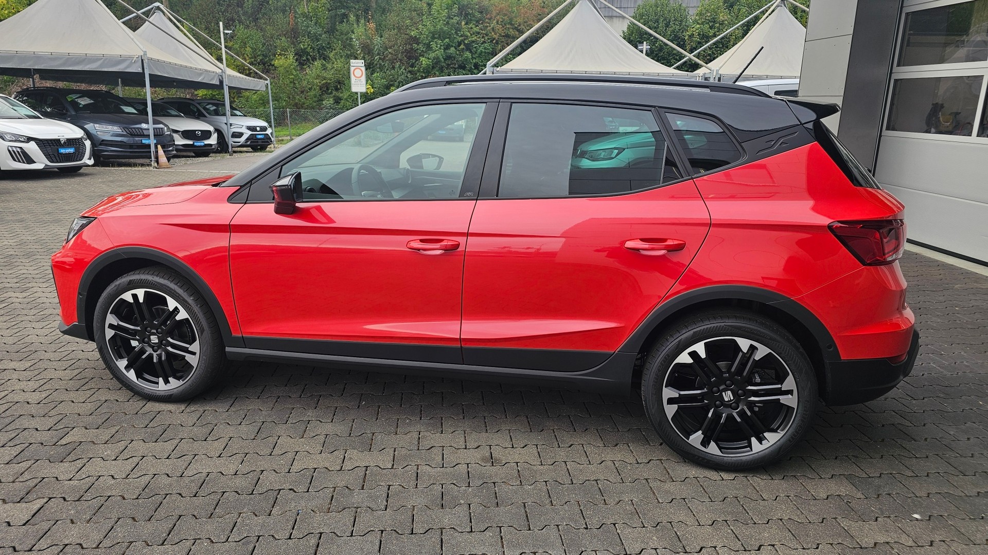 SEAT Arona 1.5 Eco TSI FR DSG-image-13