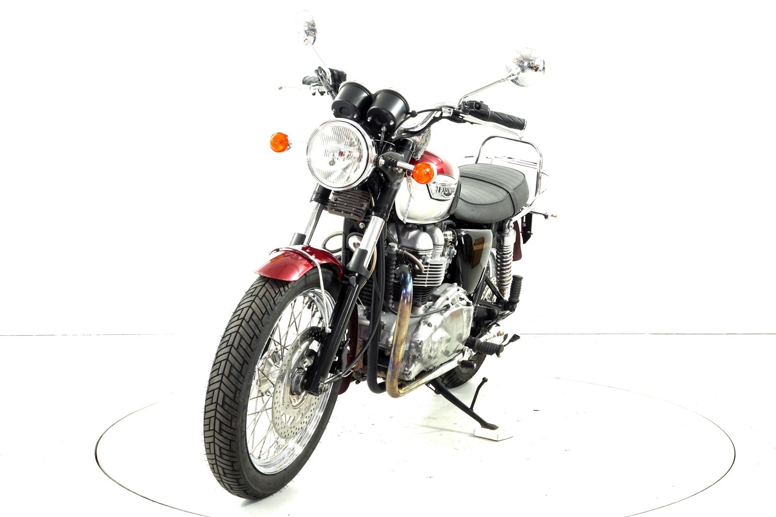 TRIUMPH Bonneville-showroom-element-2