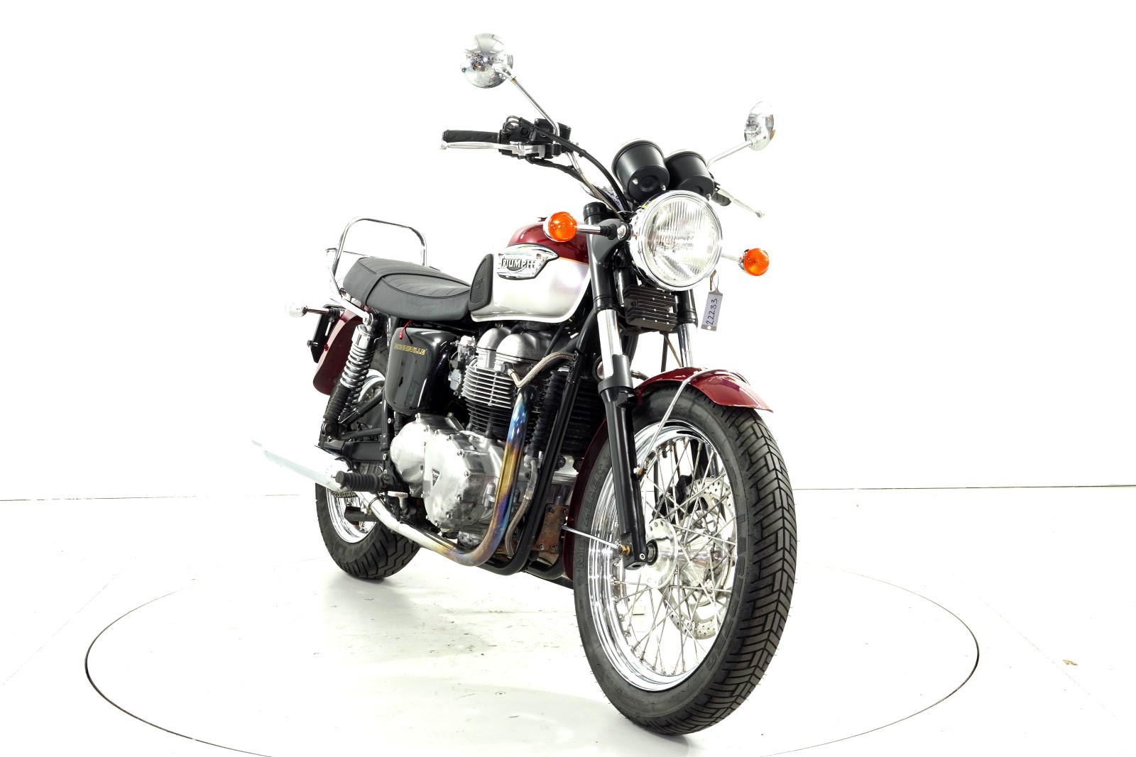 TRIUMPH Bonneville-showroom-element-1