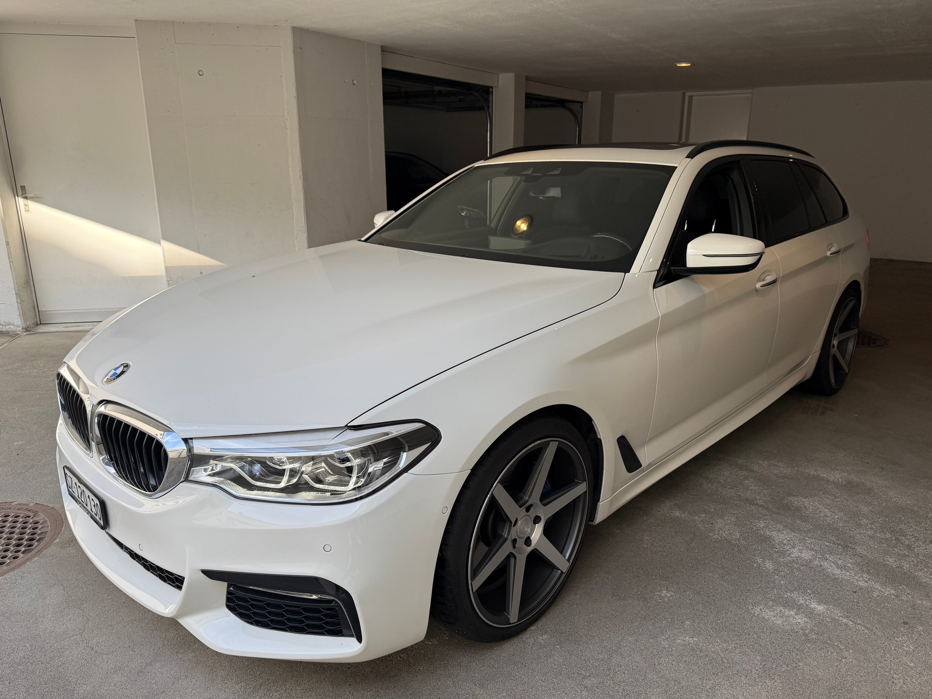 BMW 530d xDrive-image-2