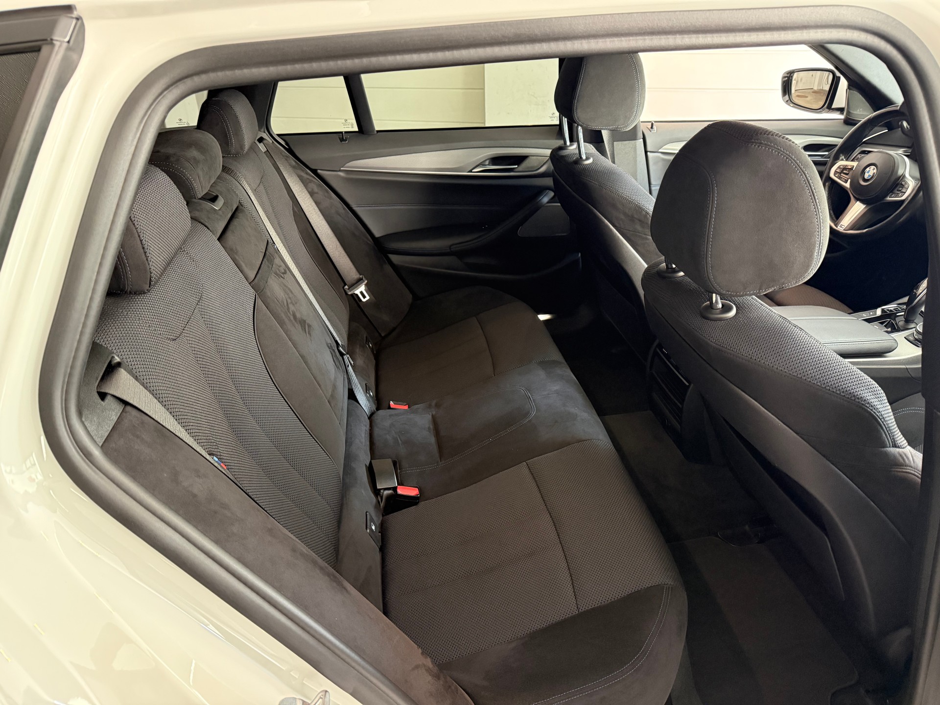 BMW 530d xDrive-image-9
