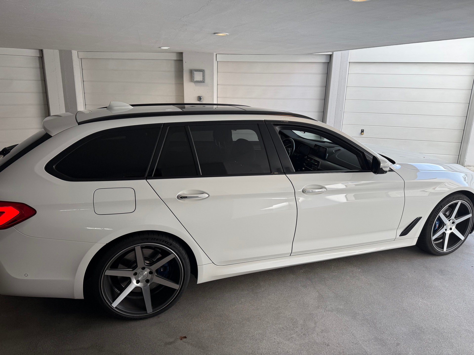 BMW 530d xDrive-image-7