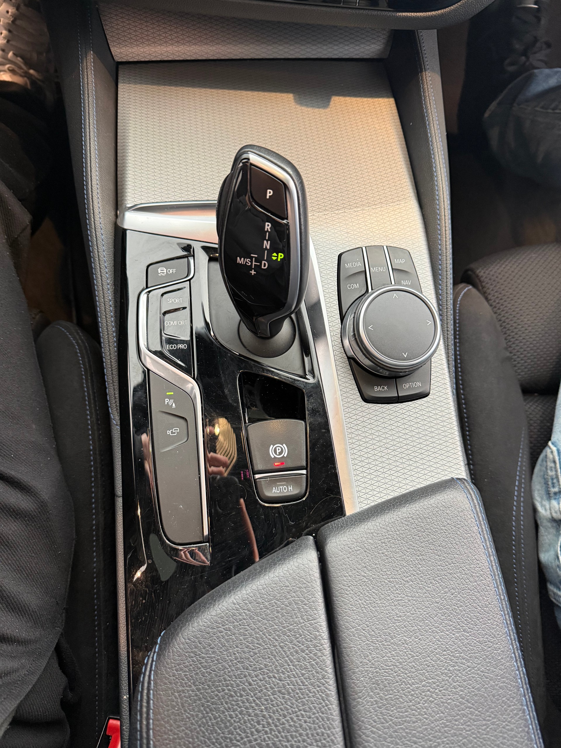 BMW 530d xDrive-image-13