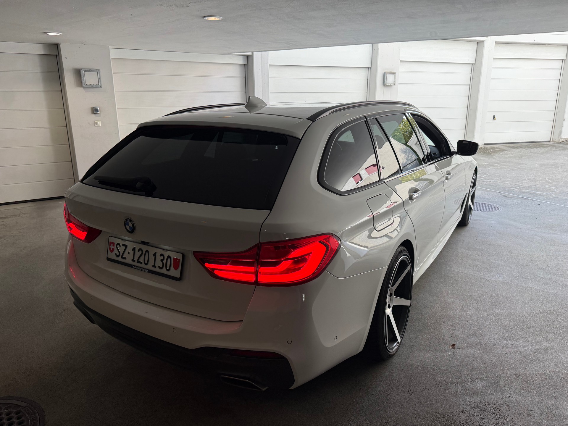 BMW 530d xDrive-image-6