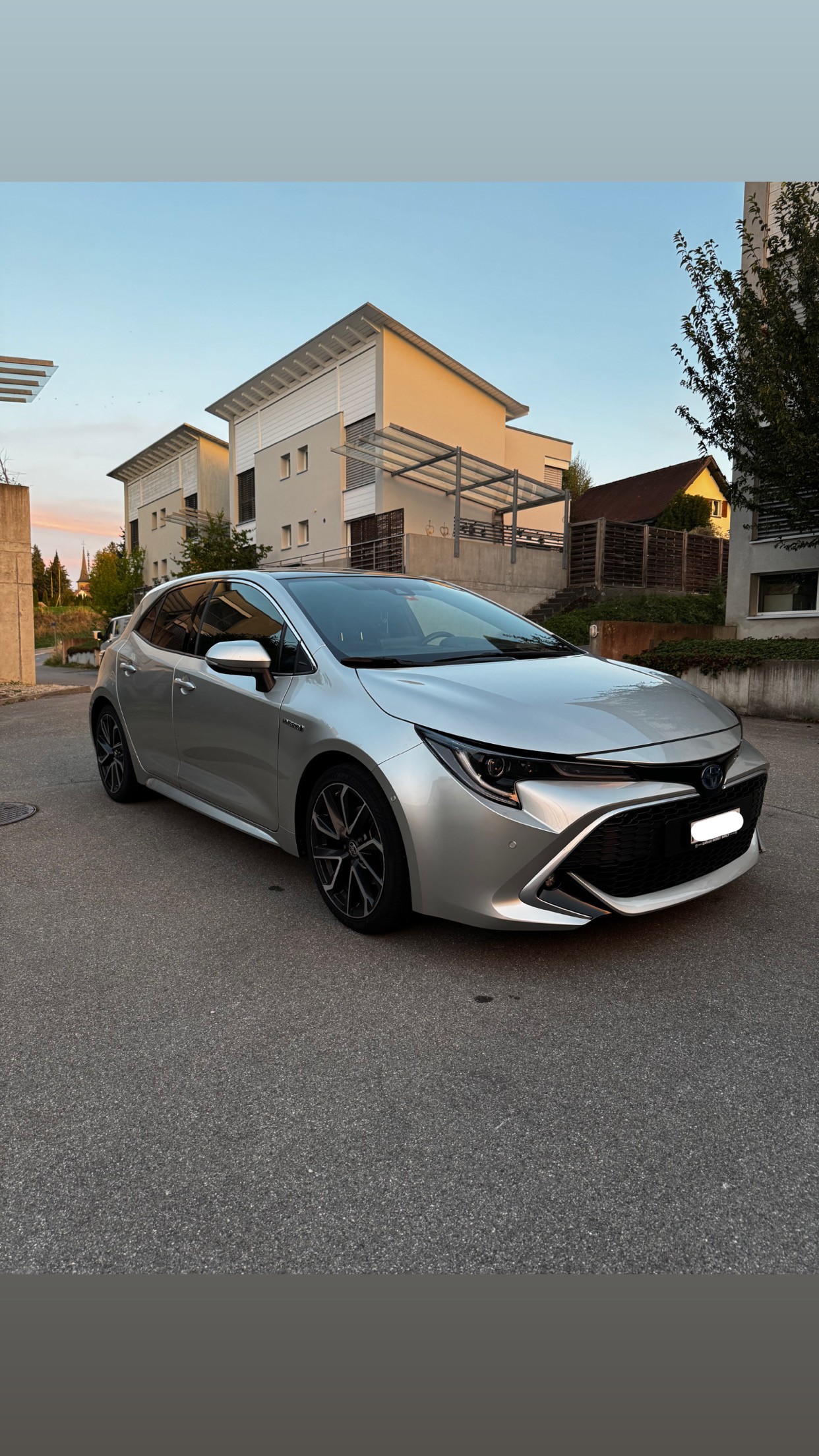 TOYOTA 2.0 HSD Premium-image-1