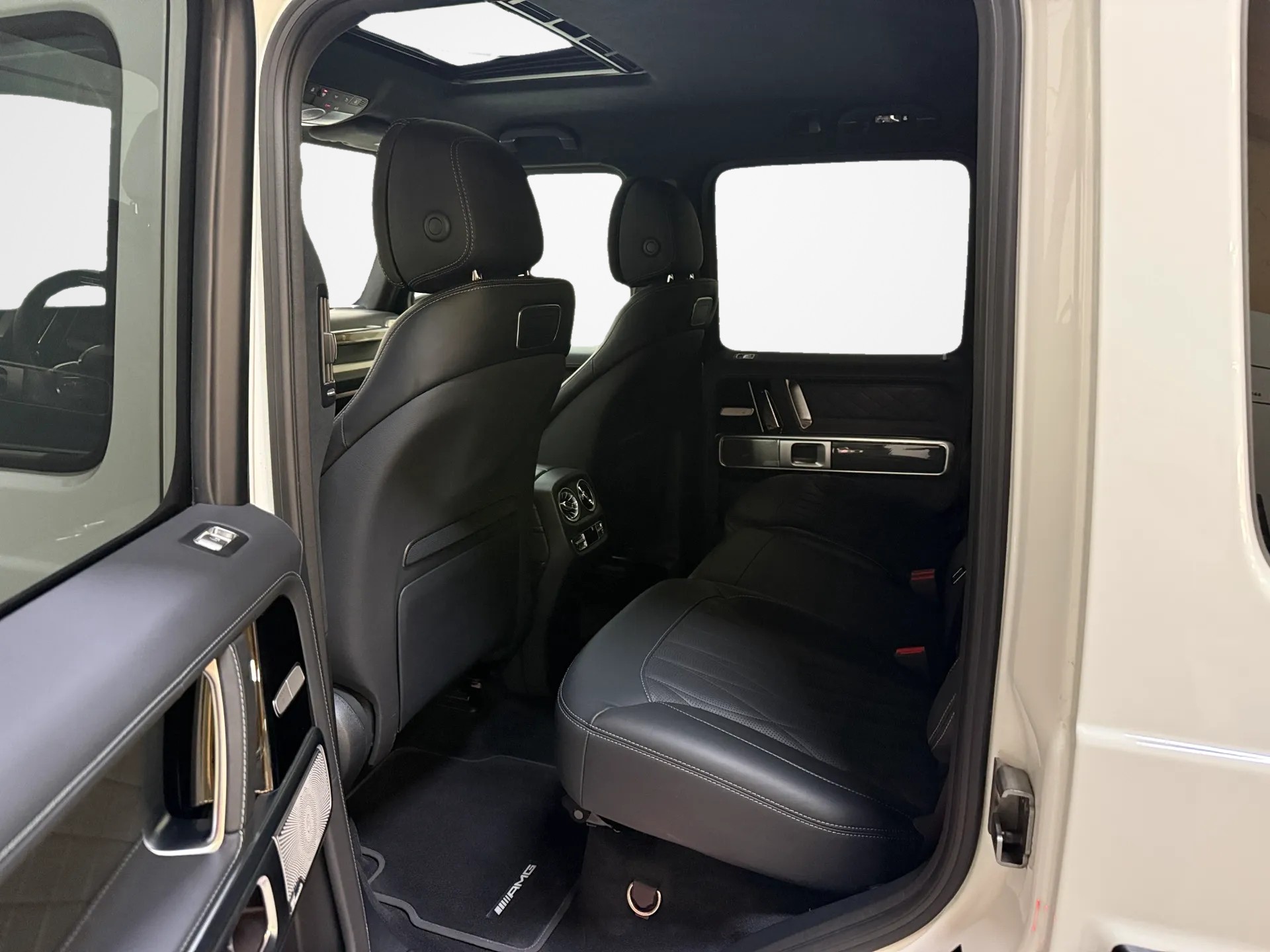 MERCEDES-BENZ G 400 d AMG Line 9G-Tronic-image-11