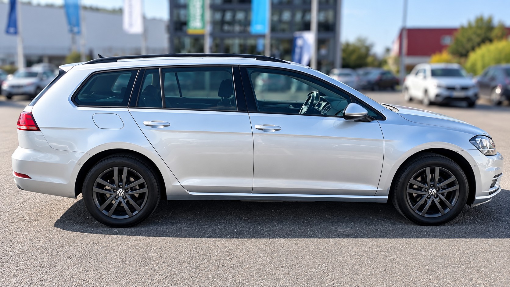 VW Golf Variant 1.4 TSI Comfortline DSG-image-2