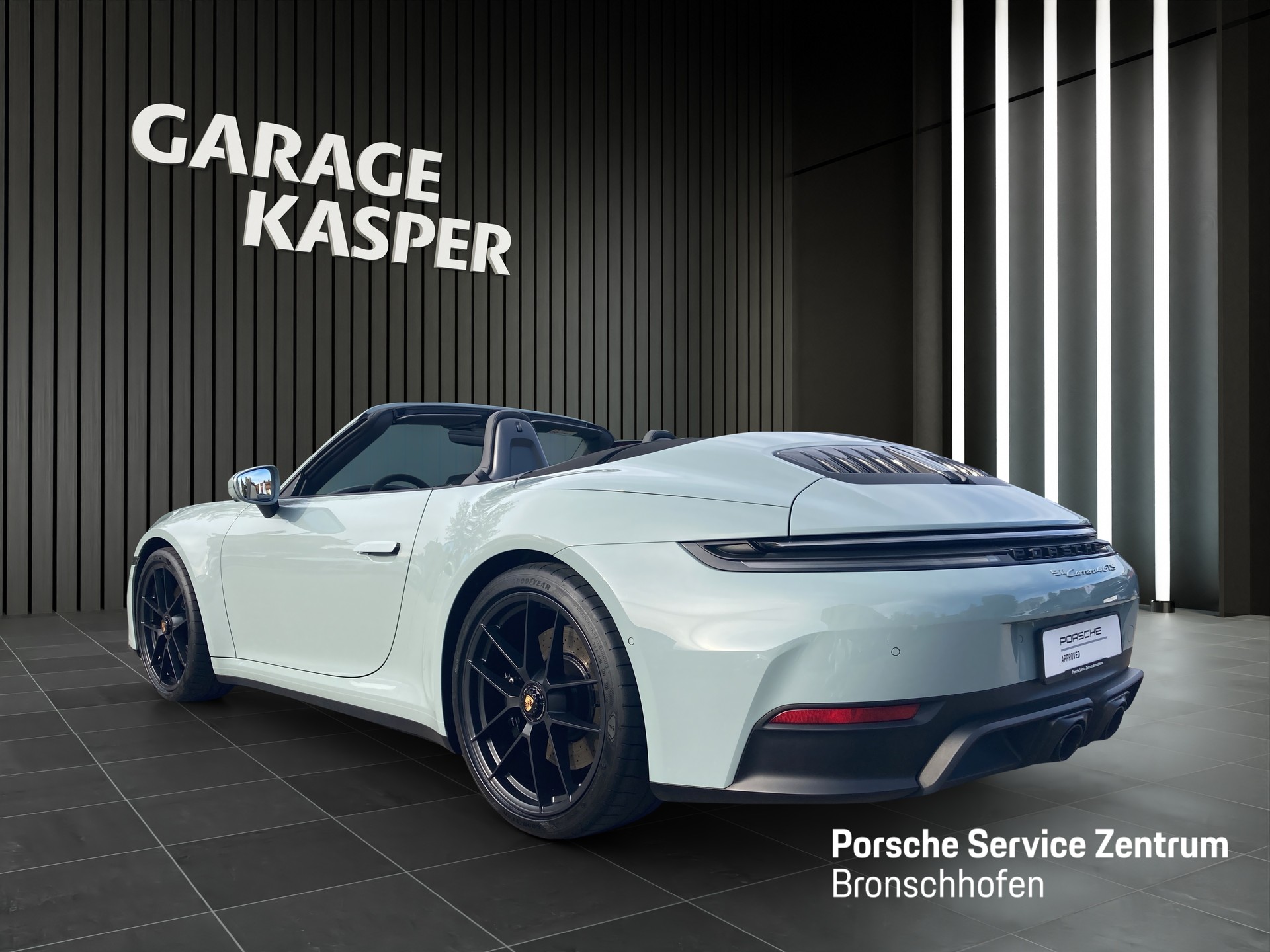 PORSCHE 911 Cabriolet-image-2