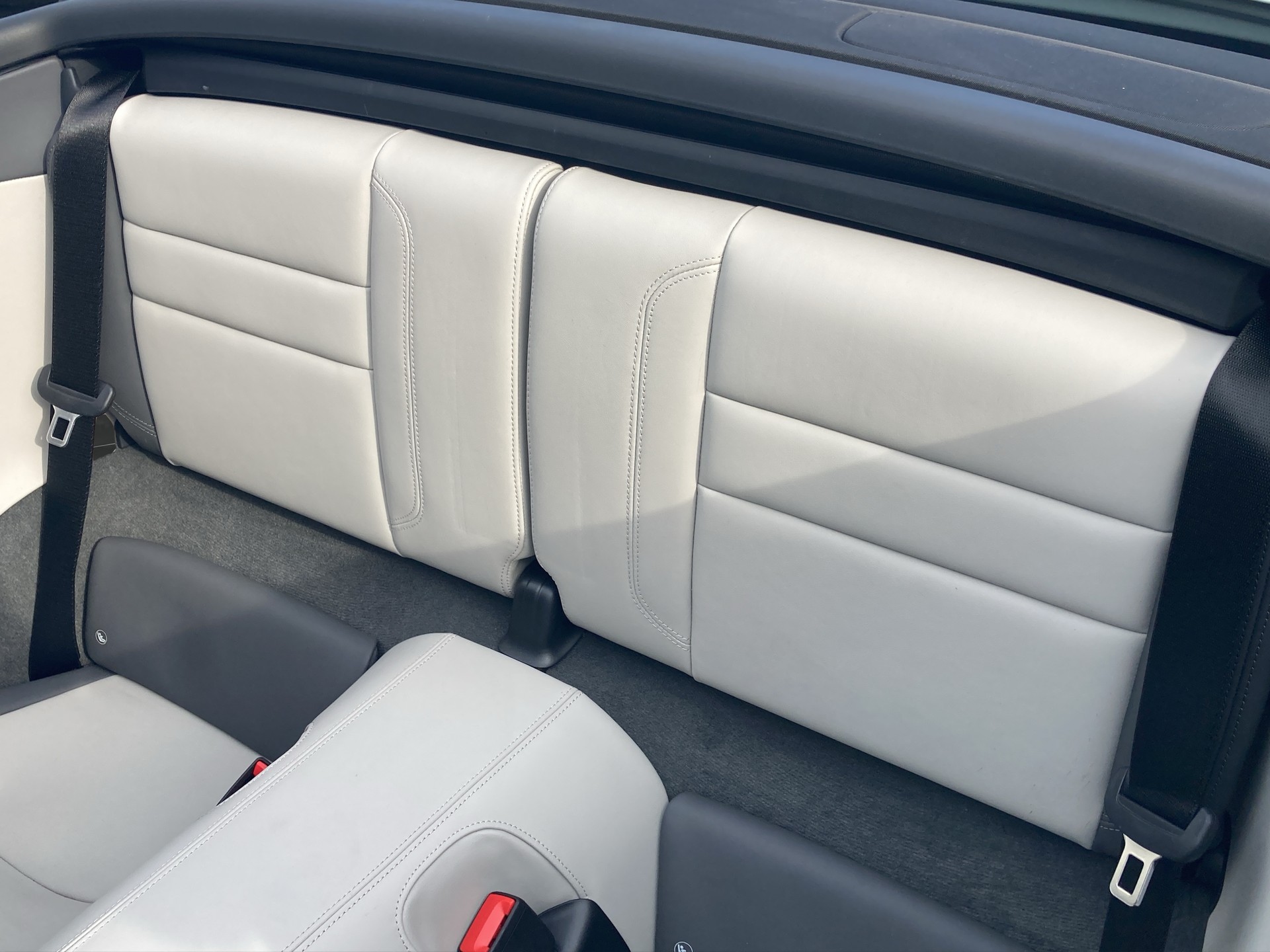 PORSCHE 911 Cabriolet-image-13