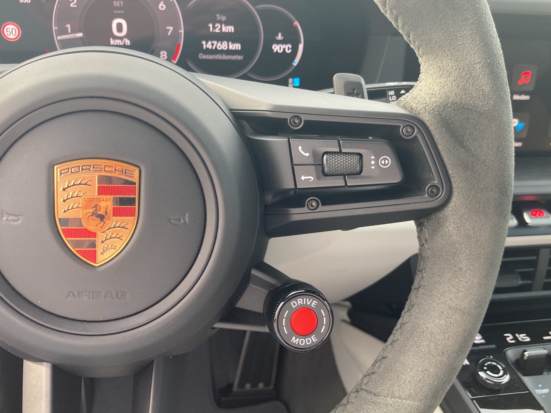 PORSCHE 911 Cabriolet-image-22