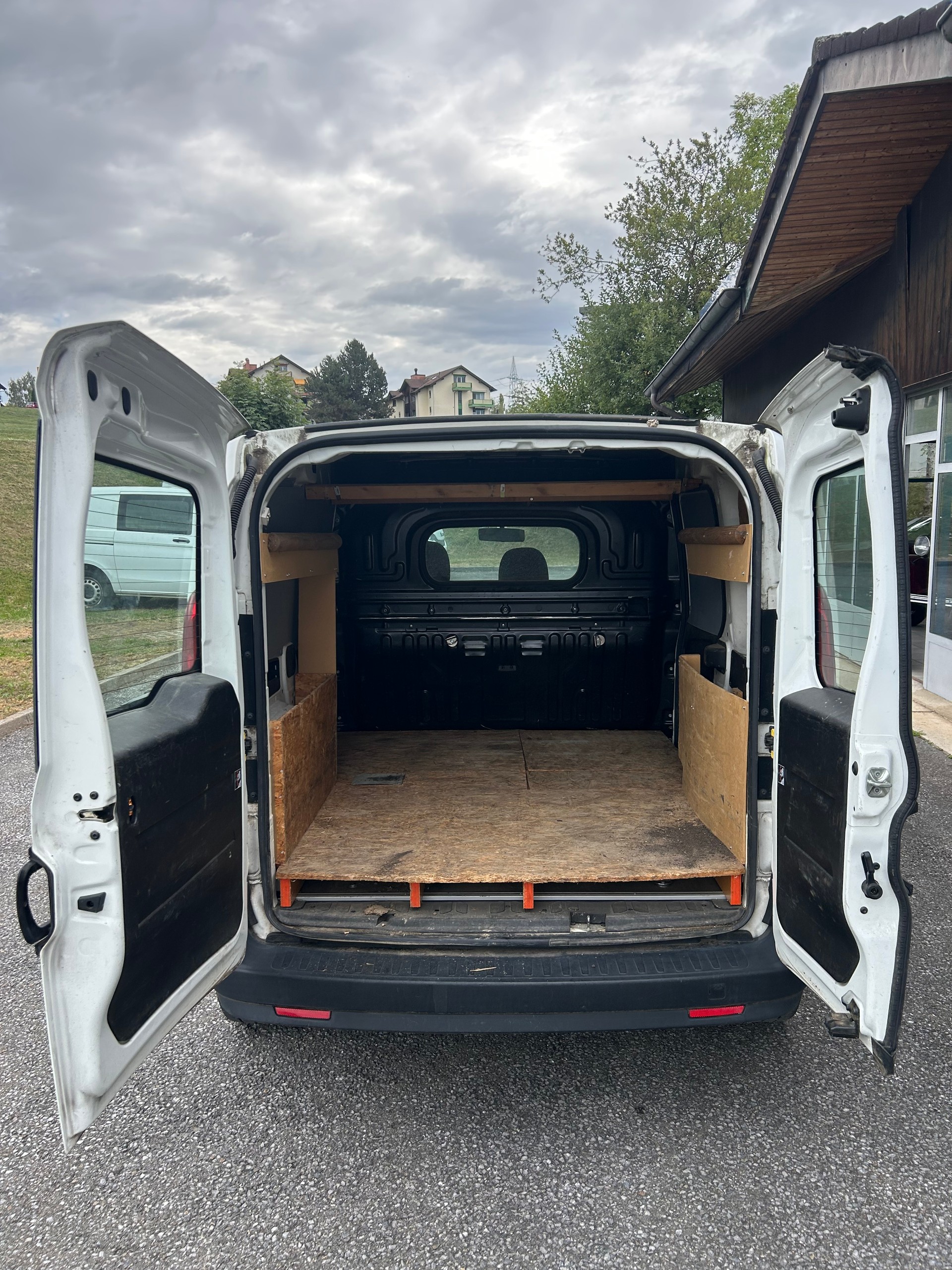 FIAT Doblò 1.4 MPI Cargo Swiss-image-5