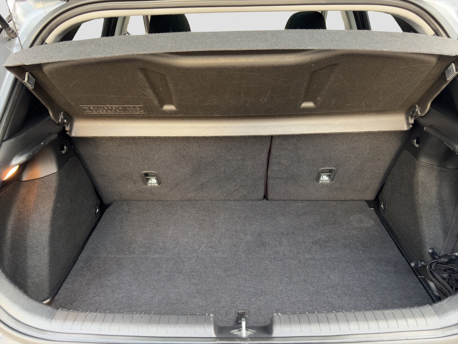 HYUNDAI i20 1.4 Launch Plus-image-11