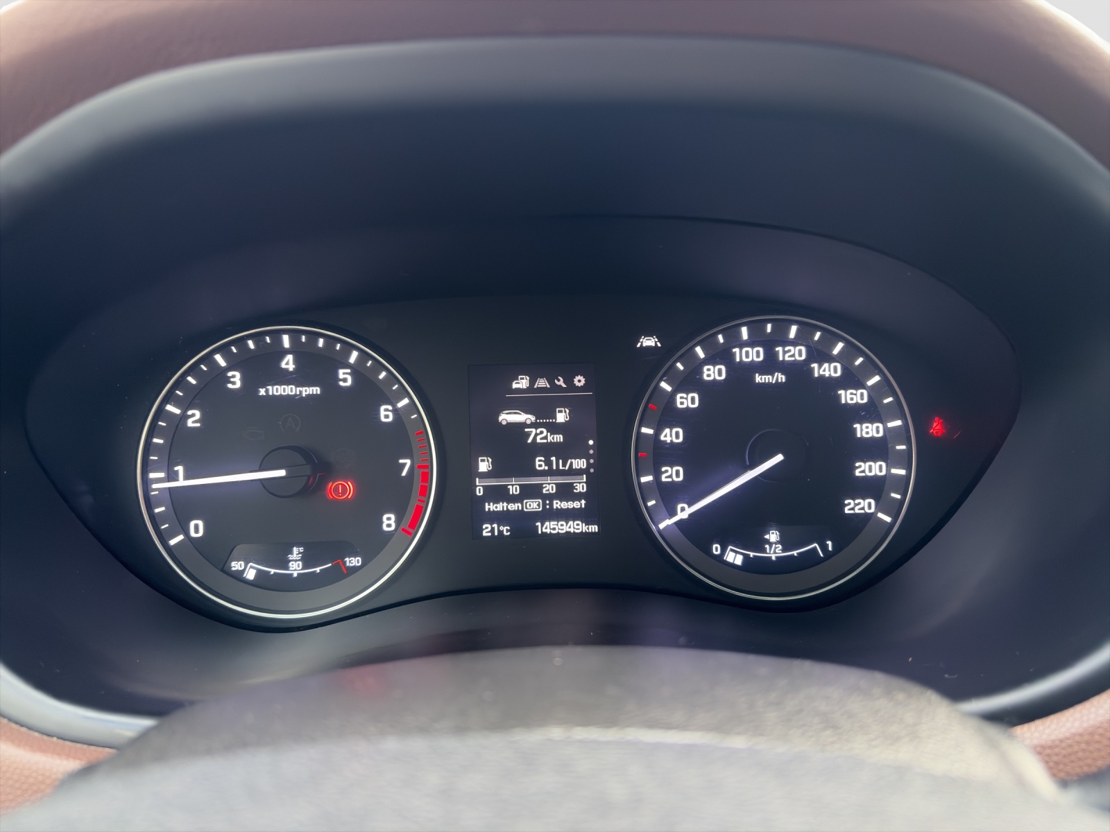 HYUNDAI i20 1.4 Launch Plus-image-14