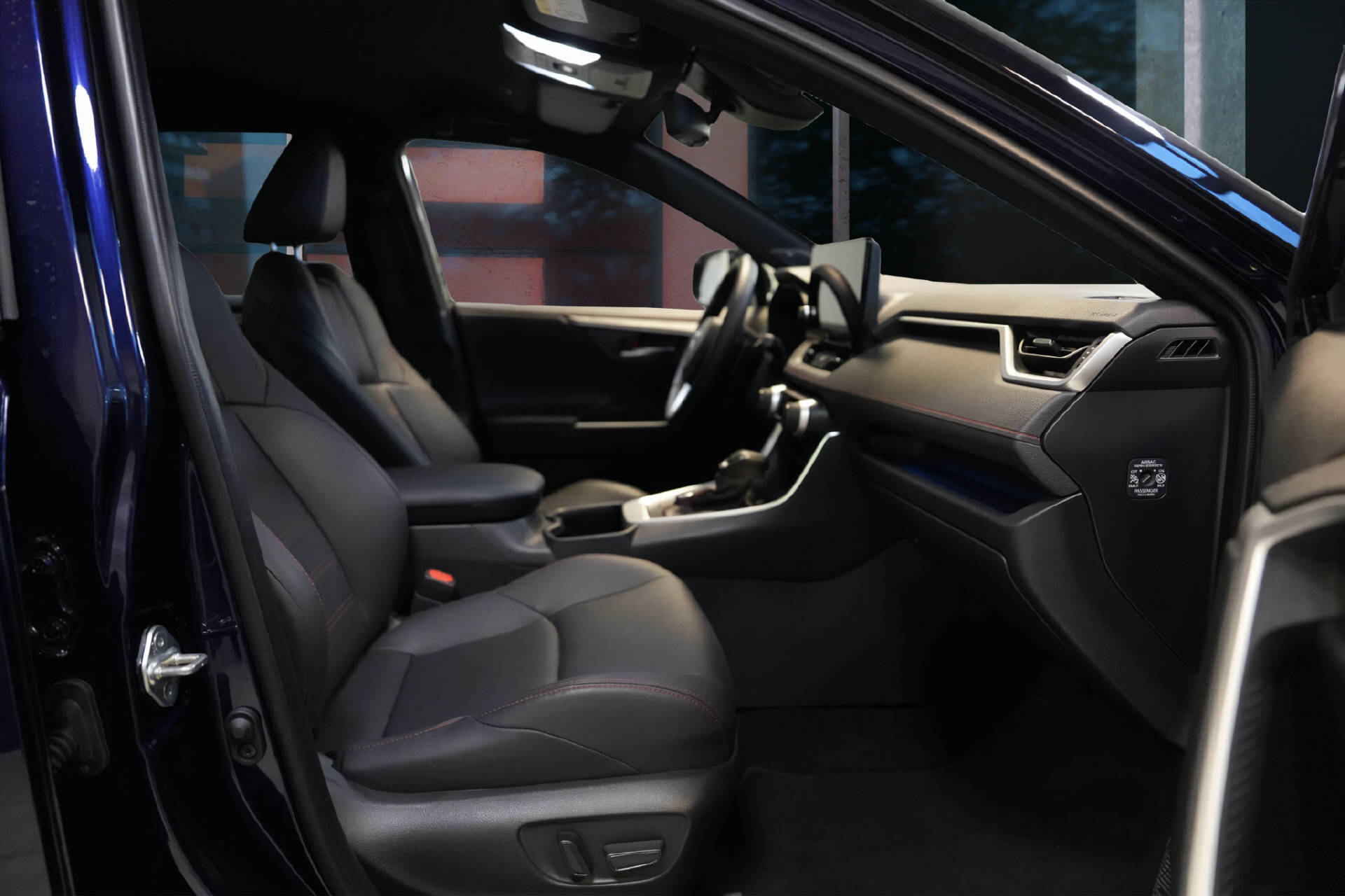 TOYOTA RAV-4 2.5 Plug-In-Hybrid Platinum-image-5