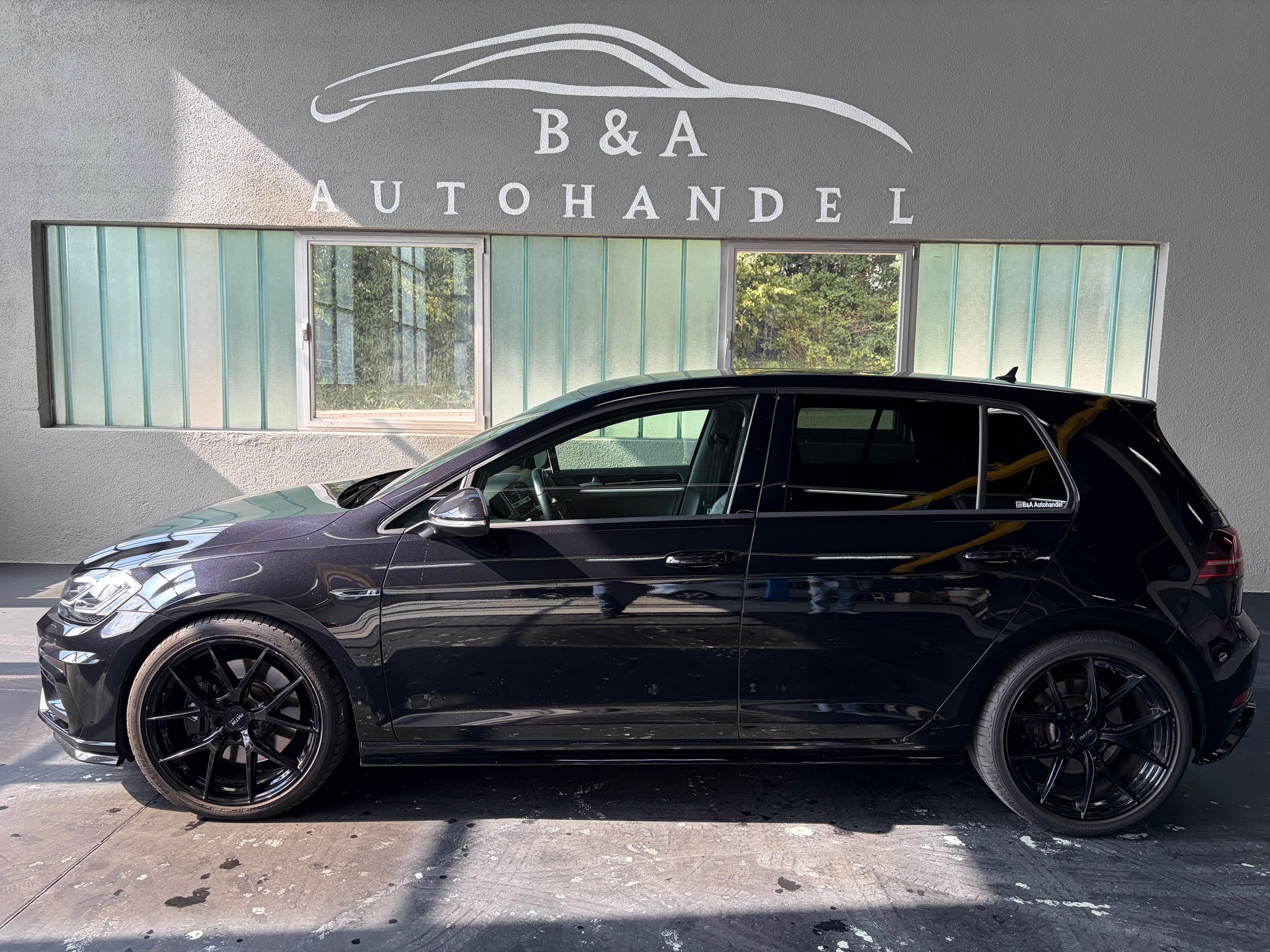 VW Golf 2.0 TSI R 4Motion DSG-image-1