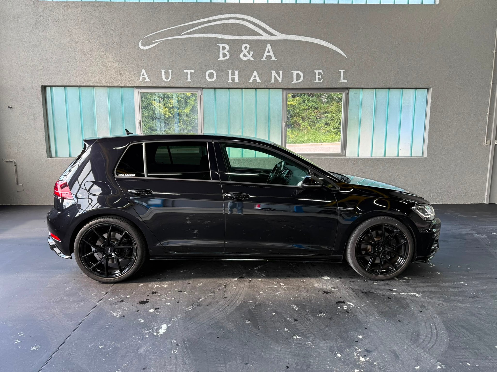 VW Golf 2.0 TSI R 4Motion DSG-image-4