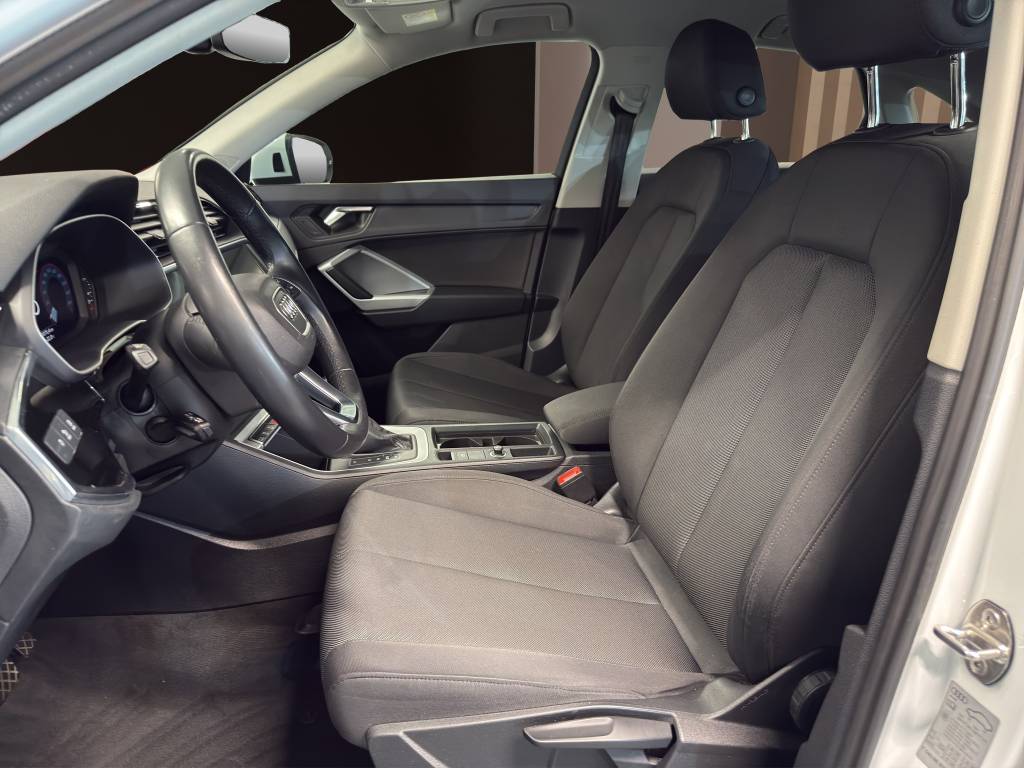 AUDI Q3 Sportback 35 TFSI Attraction S-tronic-image-5