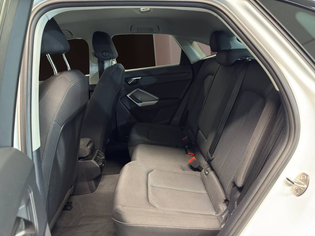 AUDI Q3 Sportback 35 TFSI Attraction S-tronic-image-8