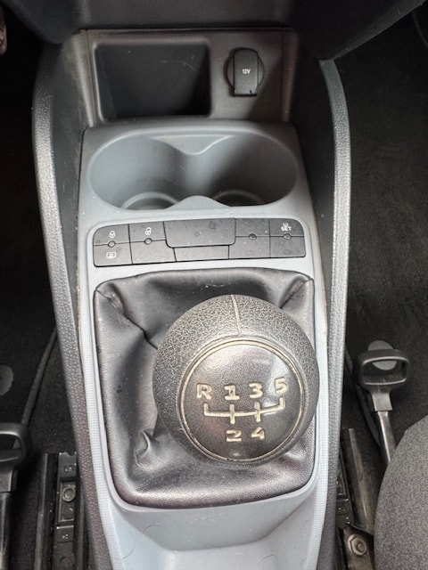SEAT Ibiza 1.2 Entry-image-12